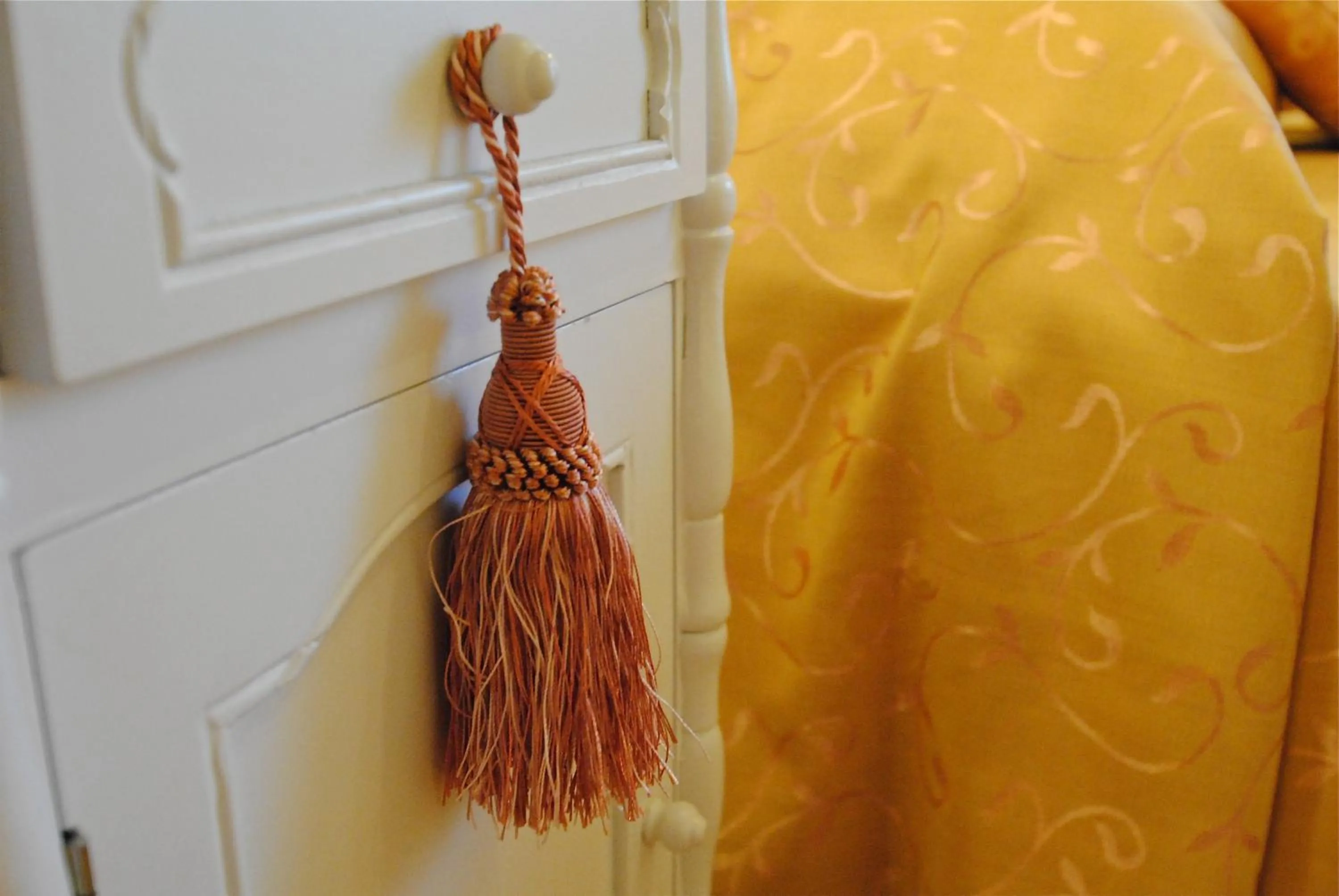 Decorative detail in Torre Sangiovanni Albergo e Ristorante da Rosary