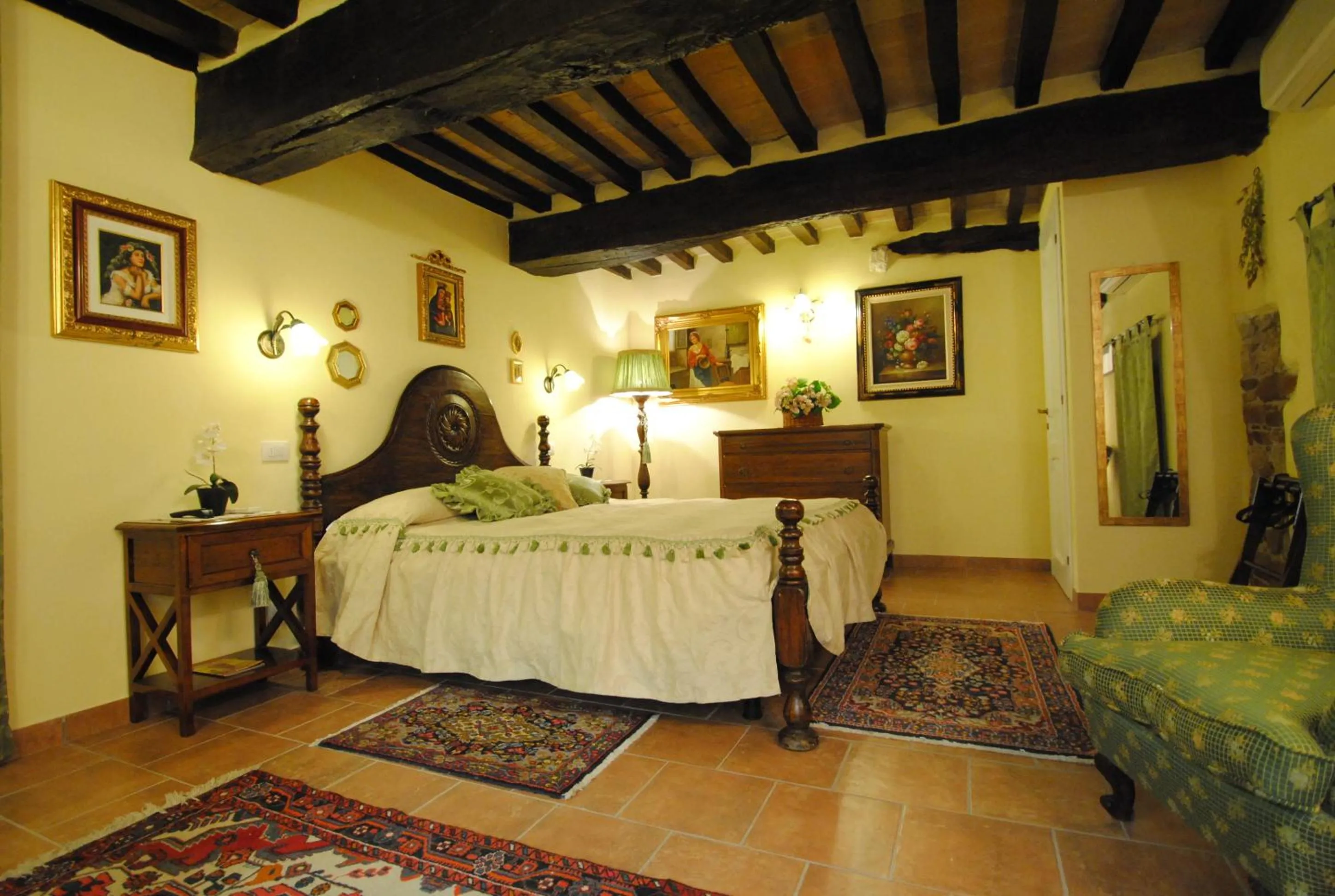 Photo of the whole room, Bed in Torre Sangiovanni Albergo e Ristorante da Rosary