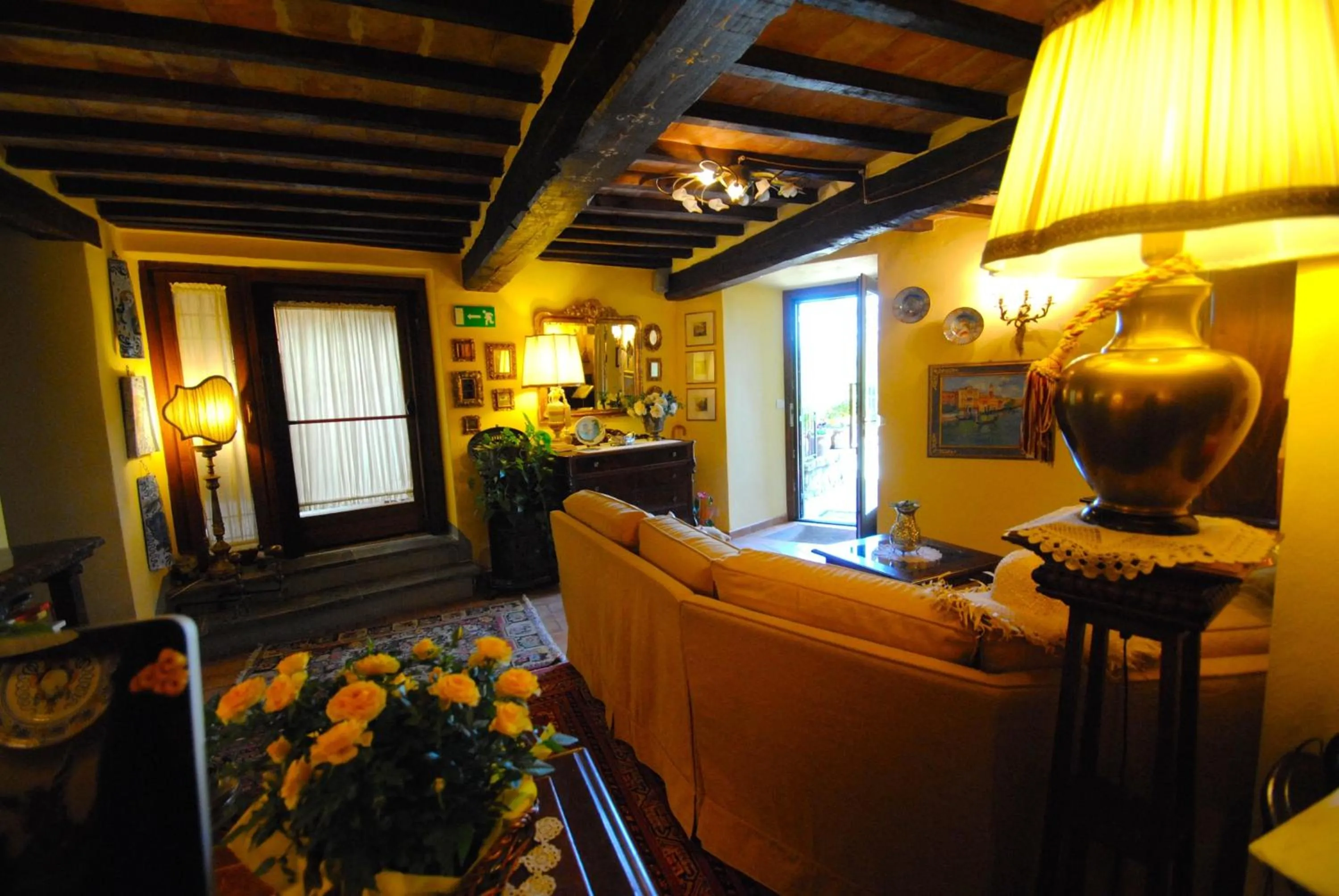 Lobby or reception in Torre Sangiovanni Albergo e Ristorante da Rosary