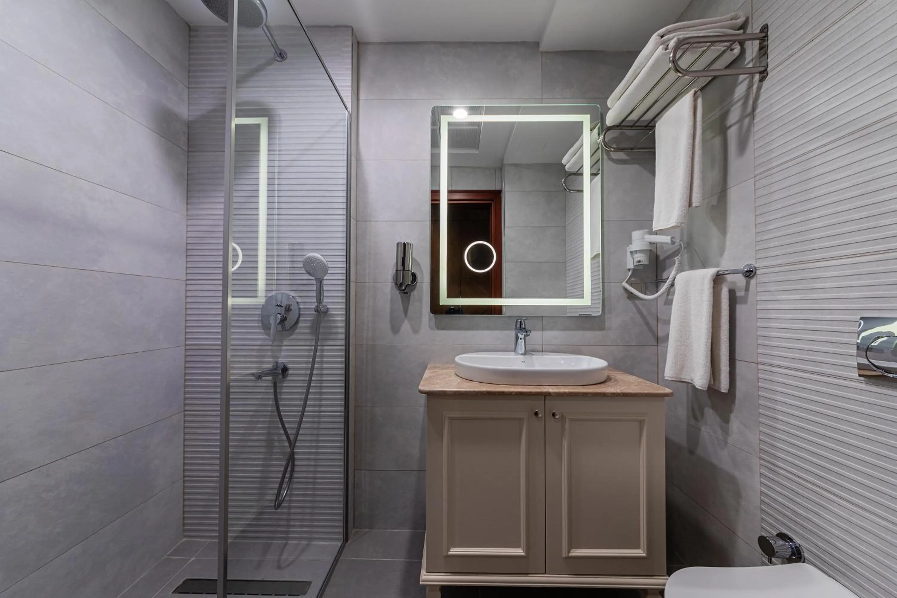 Shower in Triton Hotel