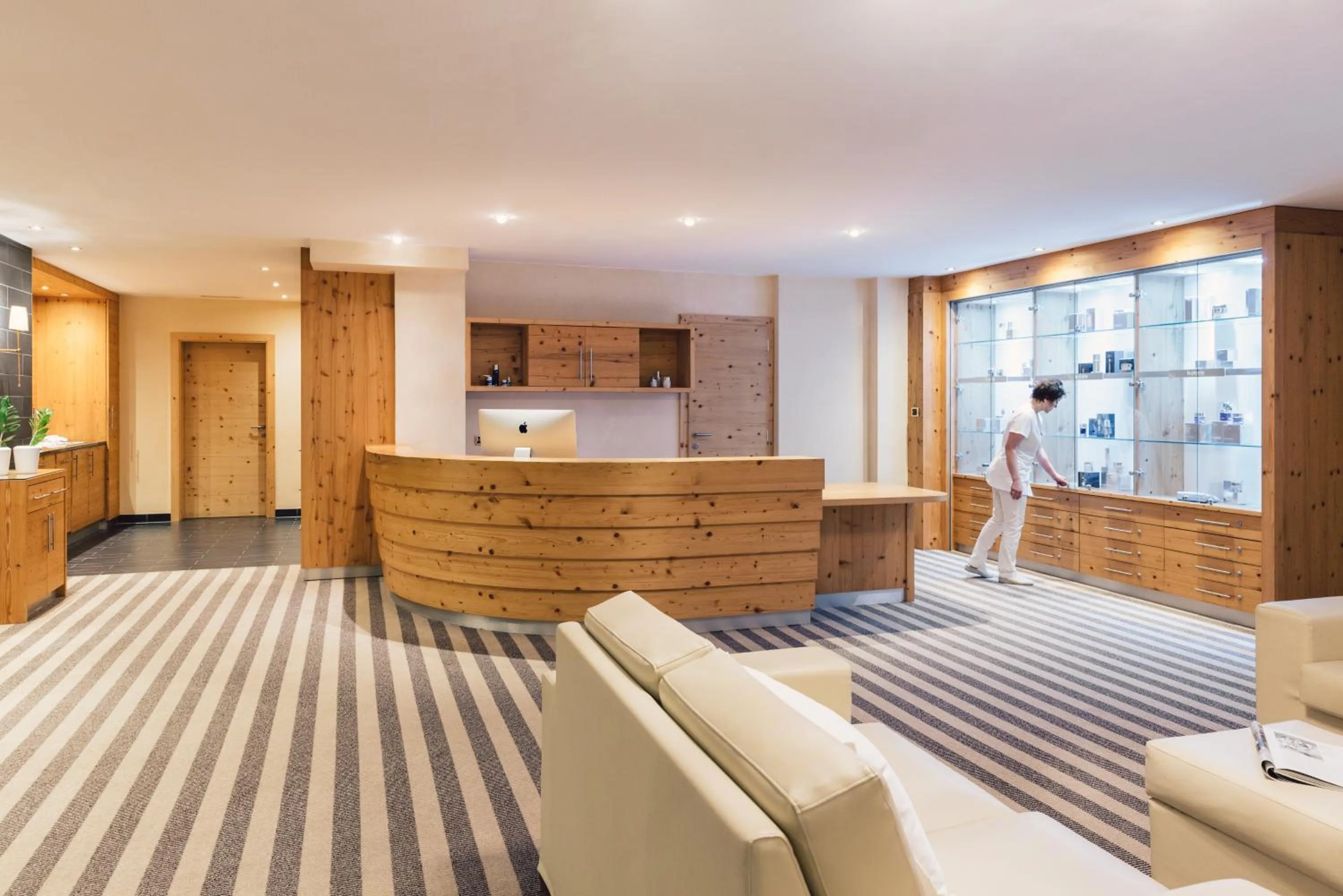 Lobby or reception in Alpenpalace Luxury Hideaway & Spa Retreat