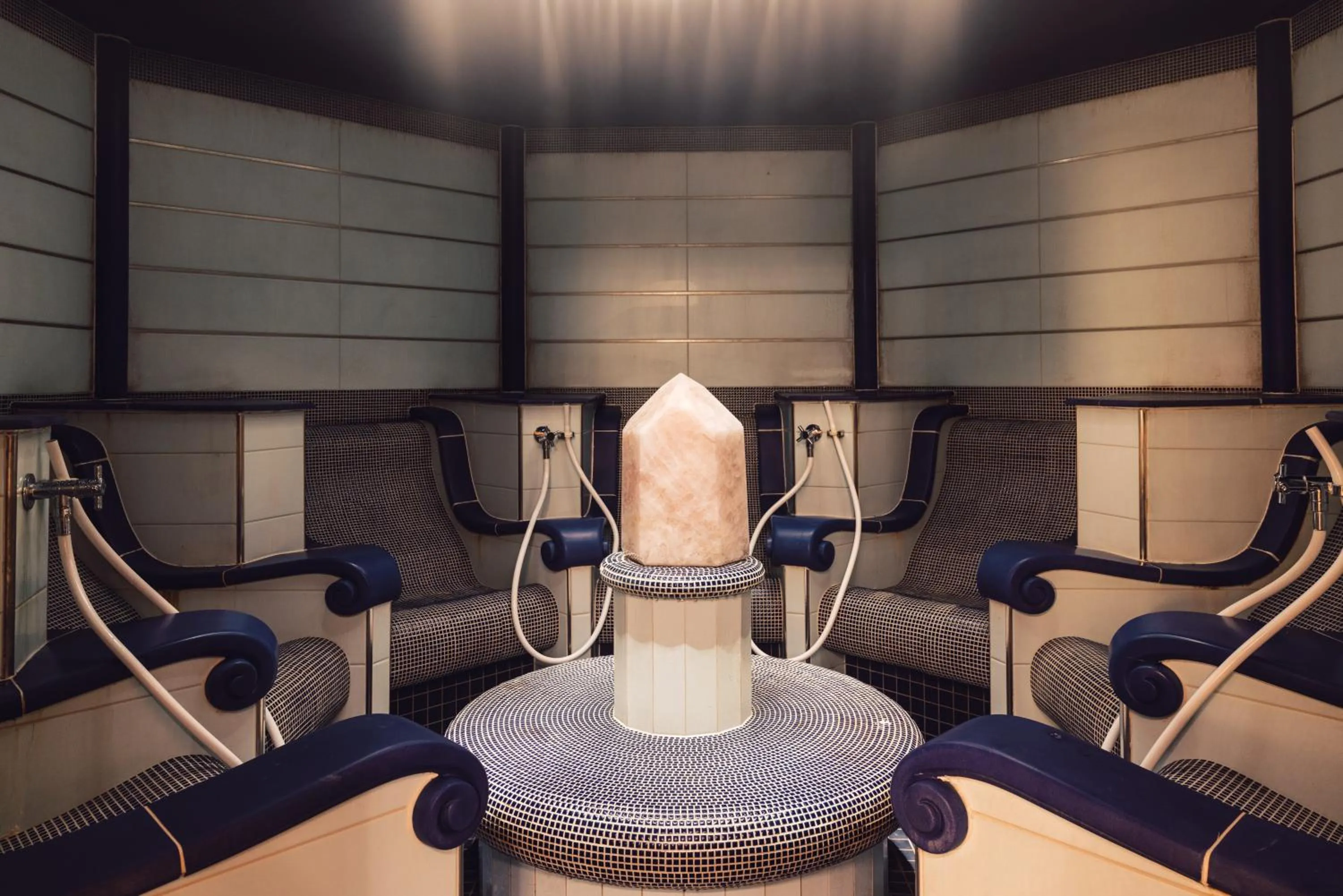 Sauna in Alpenpalace Luxury Hideaway & Spa Retreat