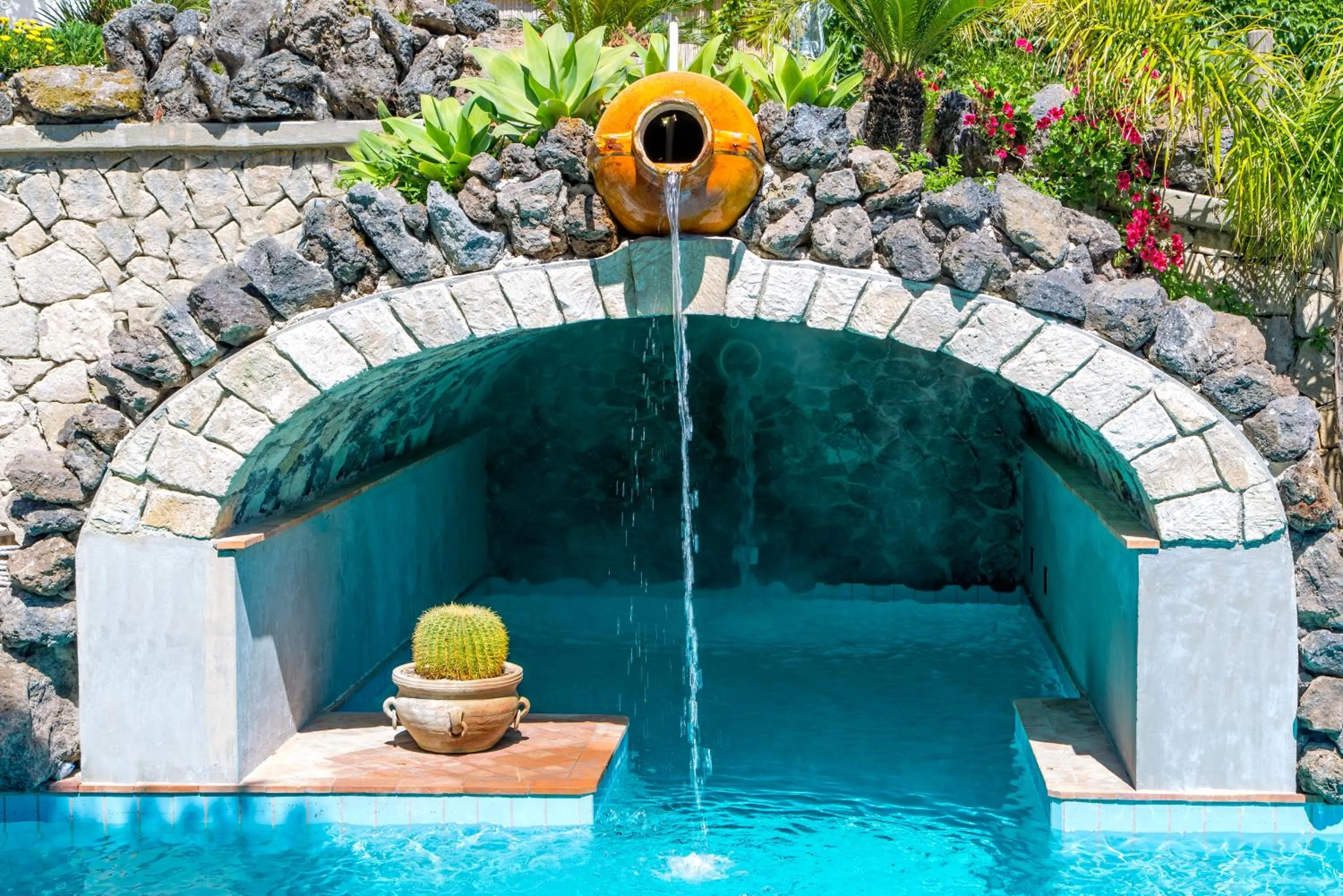 Swimming pool in Hotel Belvedere