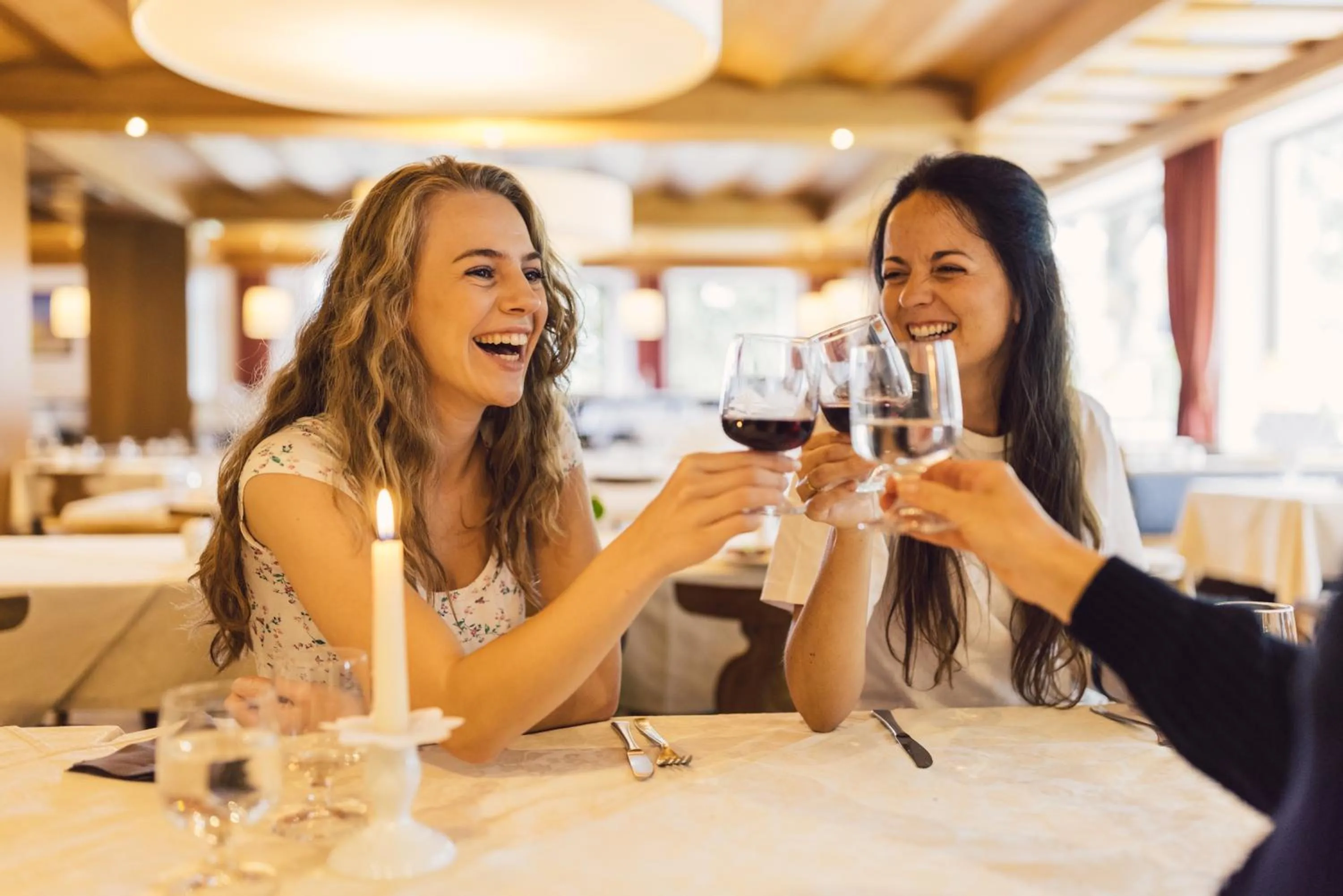 Restaurant/places to eat in Parkhotel Schachen