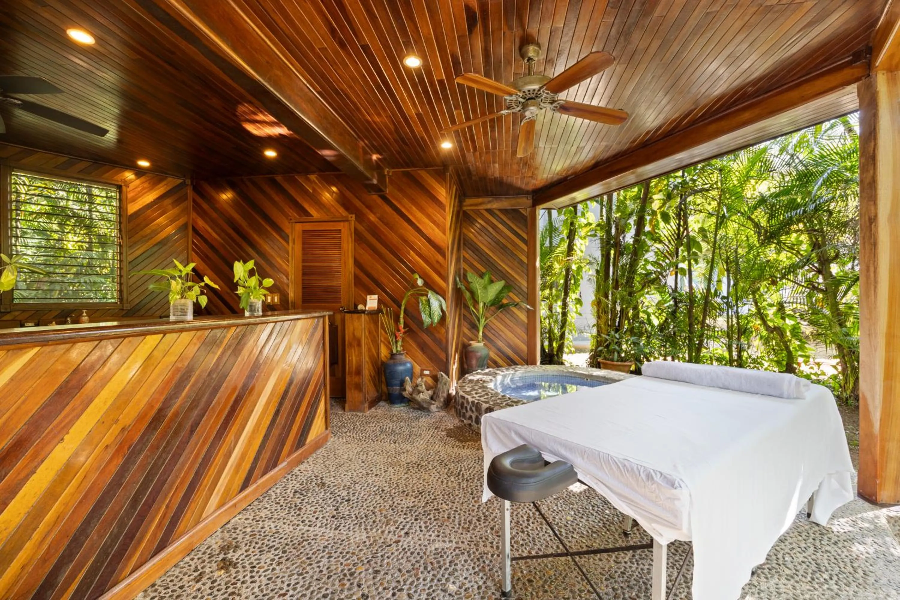 Hot Tub in Tambor Tropical Beach Resort- Adults Only