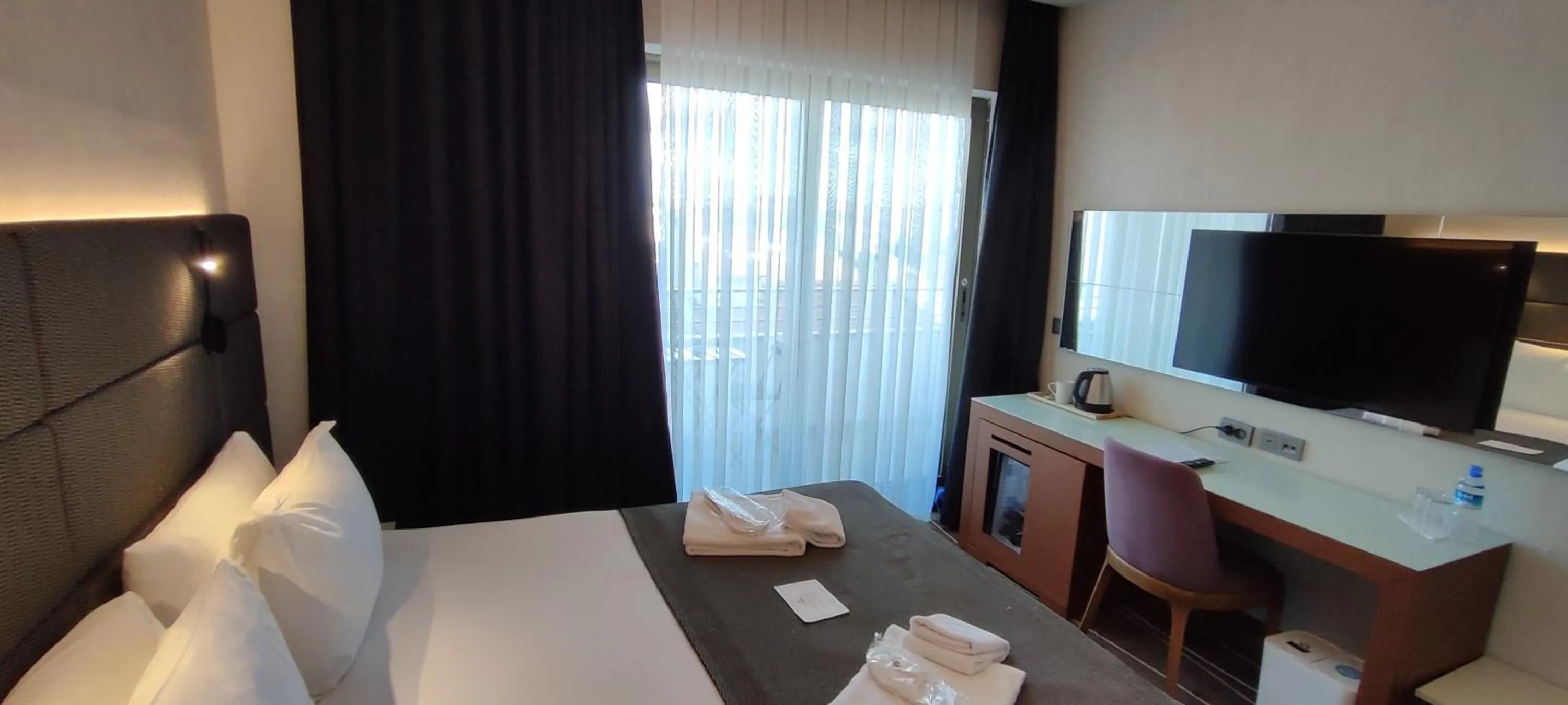 Shower, Bed in Cihangir Hotel Bosphorus