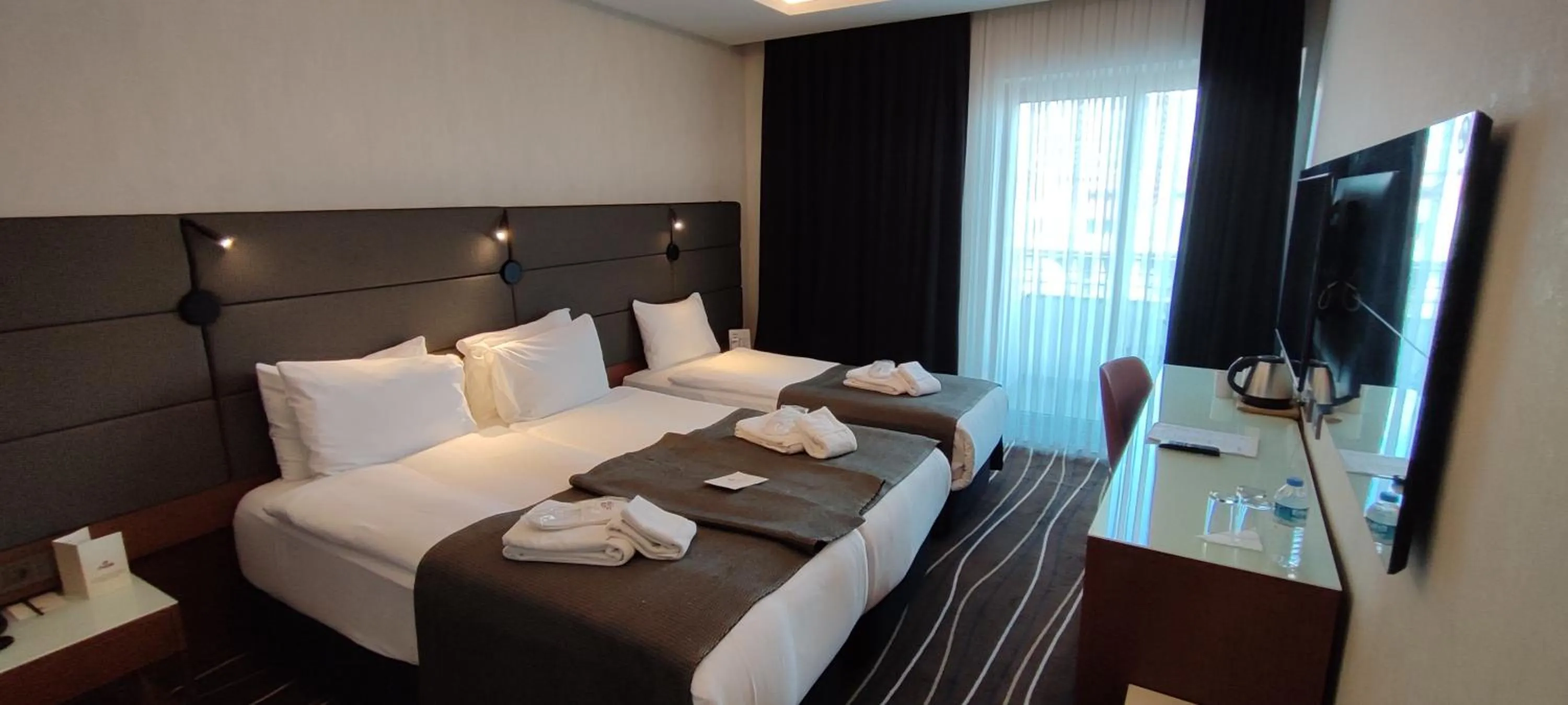 Shower, Bed in Cihangir Hotel Bosphorus