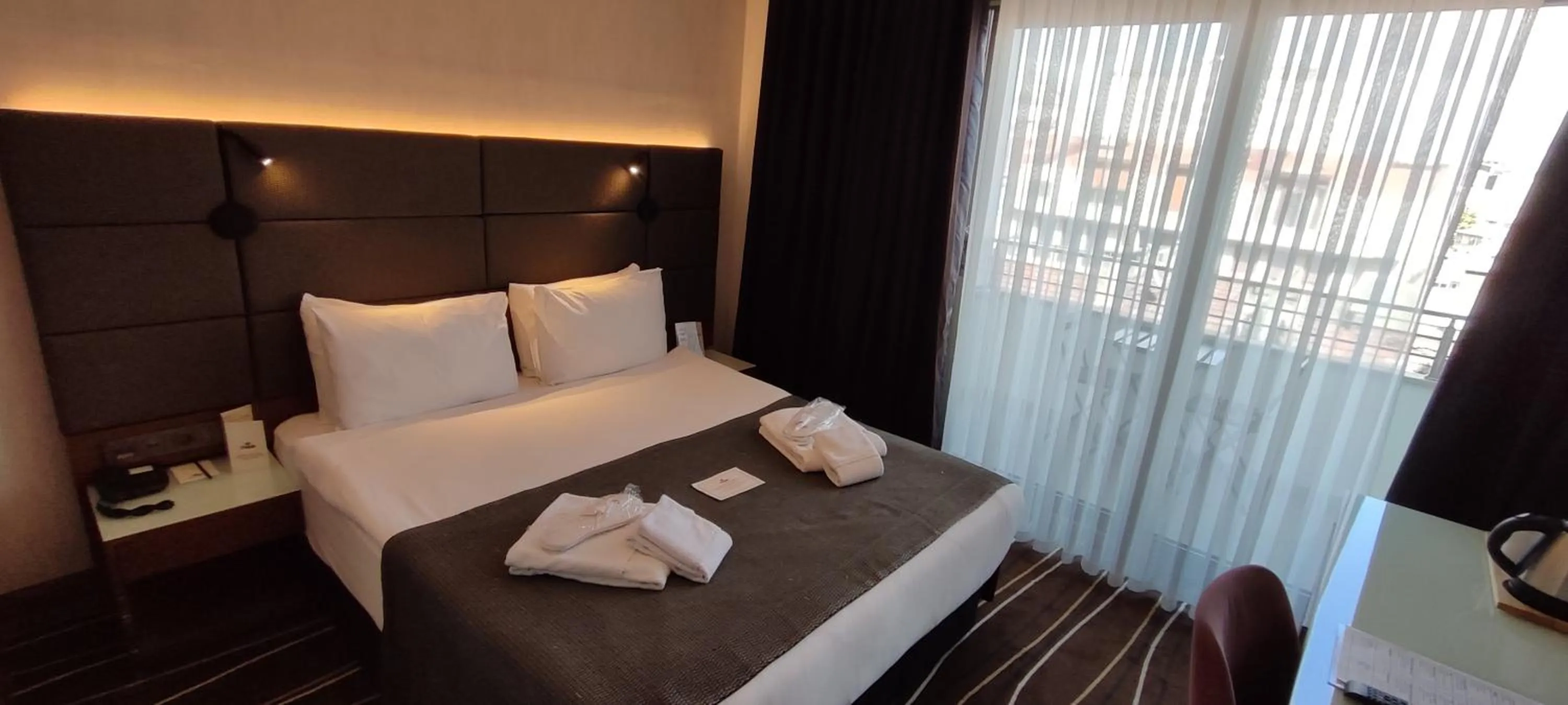 Shower, Bed in Cihangir Hotel Bosphorus