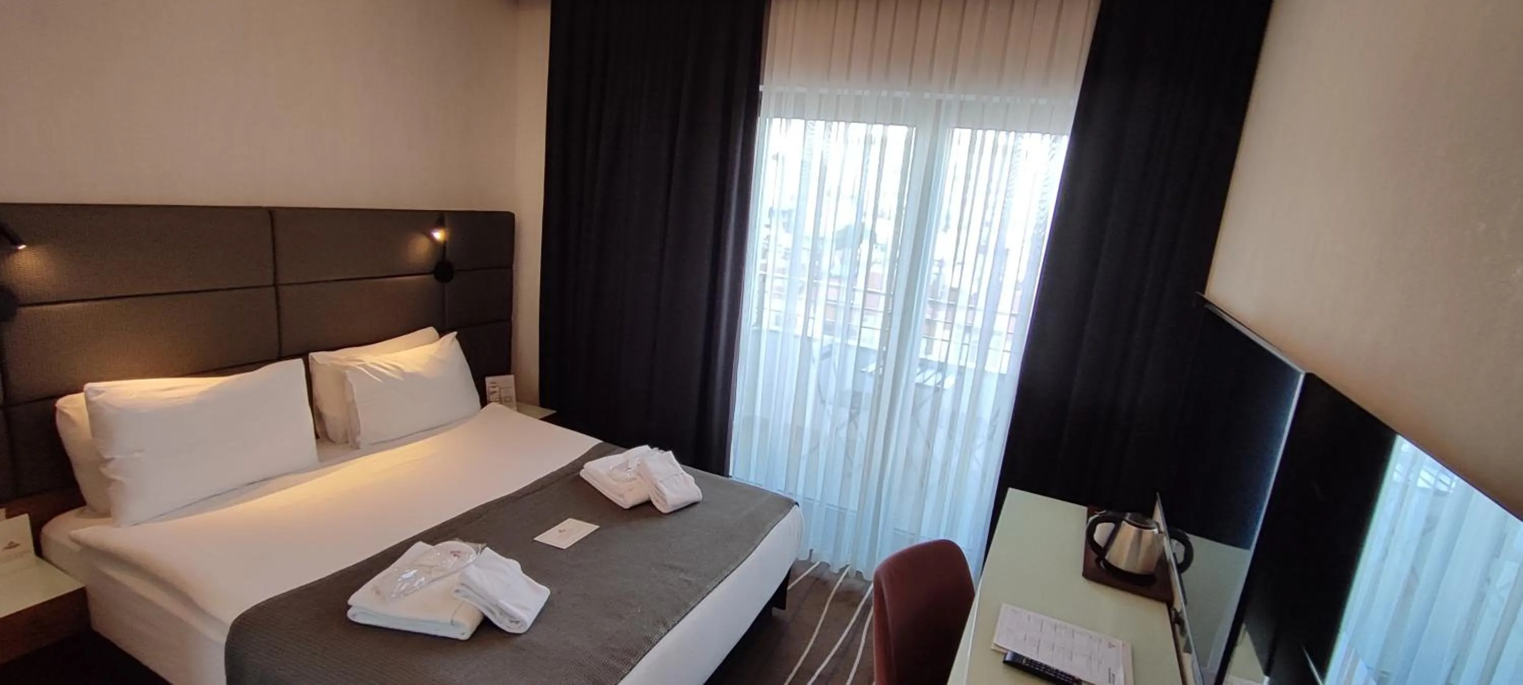 Shower, Bed in Cihangir Hotel Bosphorus