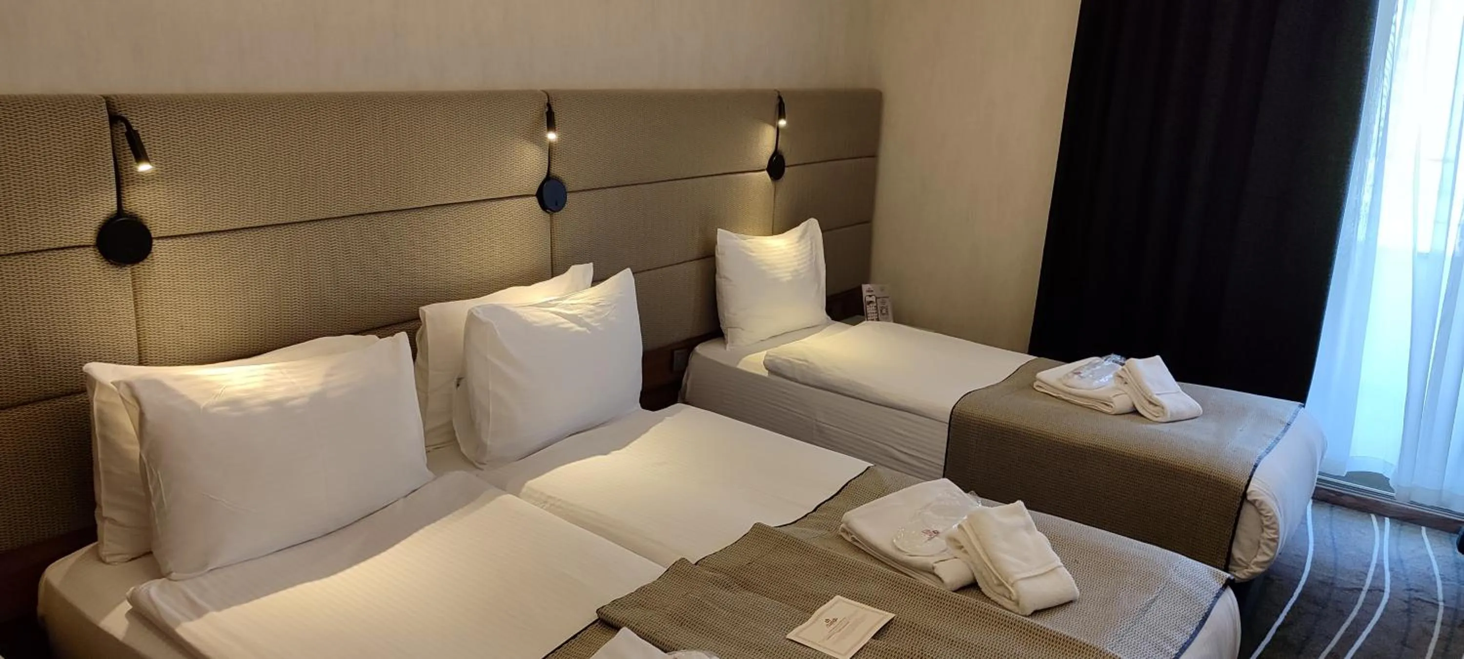 Shower, Bed in Cihangir Hotel Bosphorus