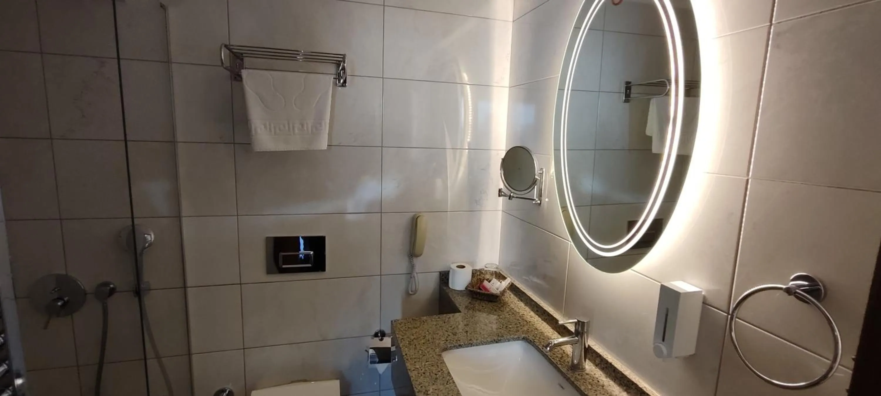 Shower in Cihangir Hotel Bosphorus