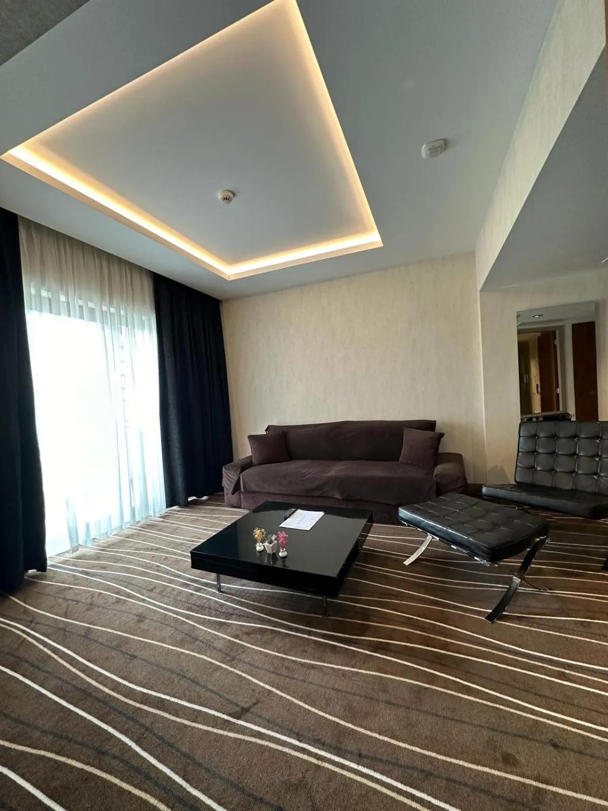 Communal lounge/ TV room in Cihangir Hotel Bosphorus