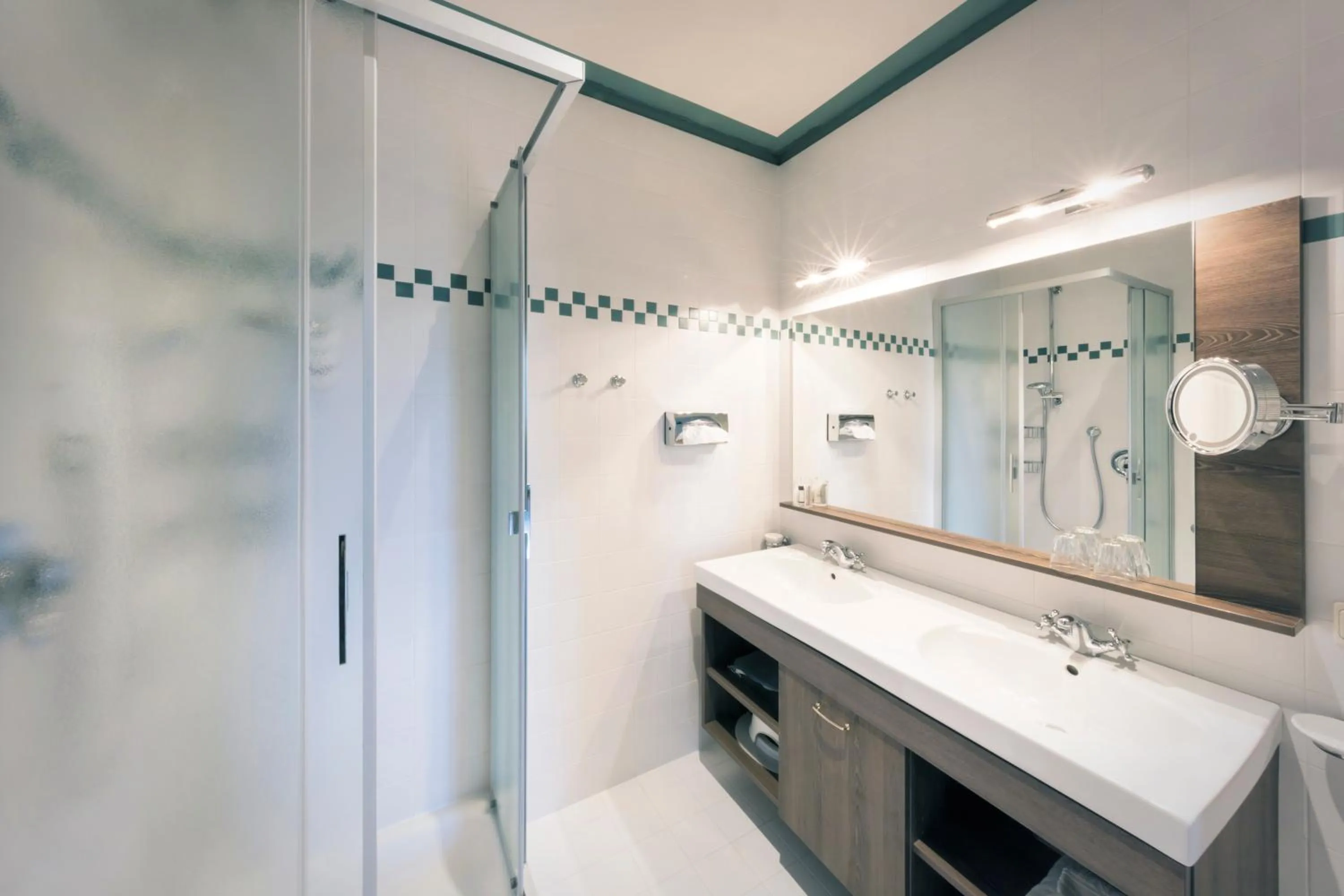 Shower in Parkhotel Holzner