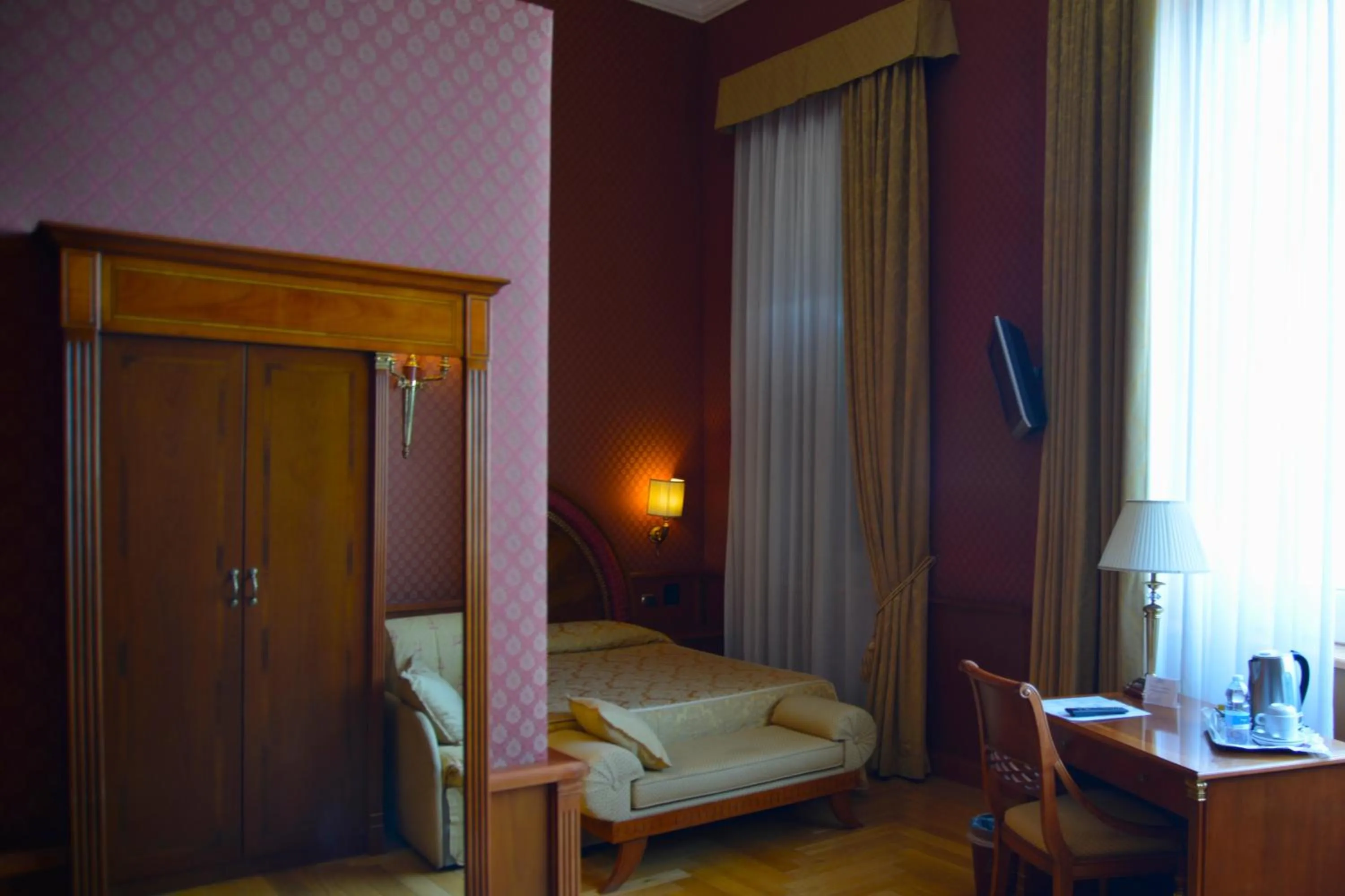 Bed in Livingston Hotel