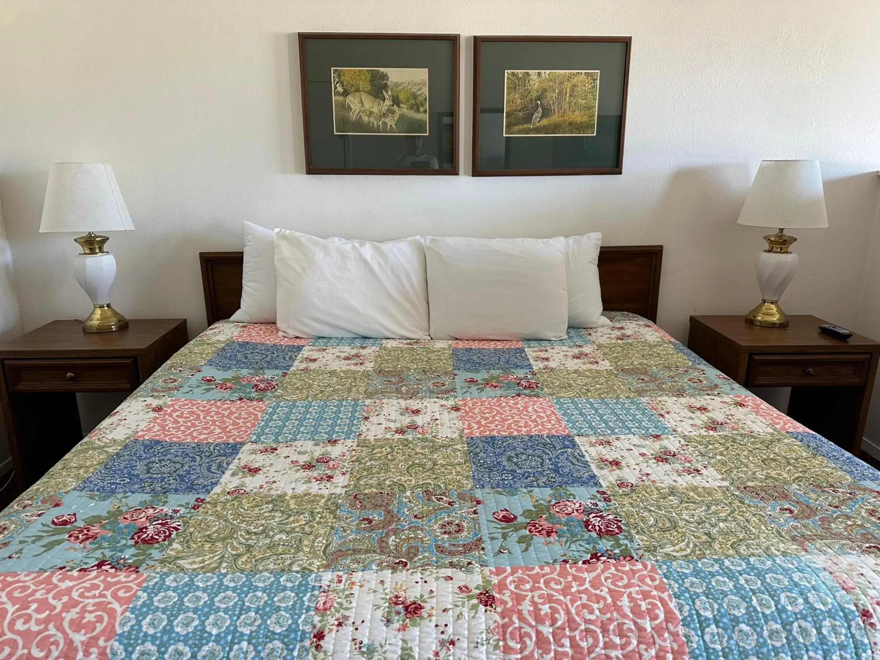 King Suite in Windcrest Inn and Suites King Suite in Windcrest Inn and Suites