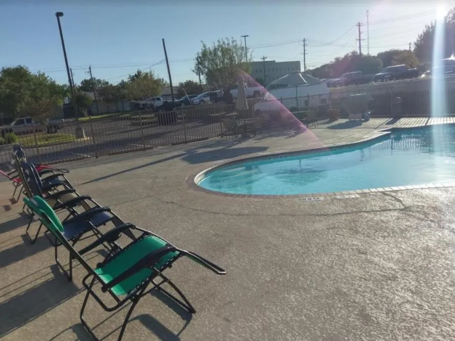 Swimming pool in Windcrest Inn and Suites
