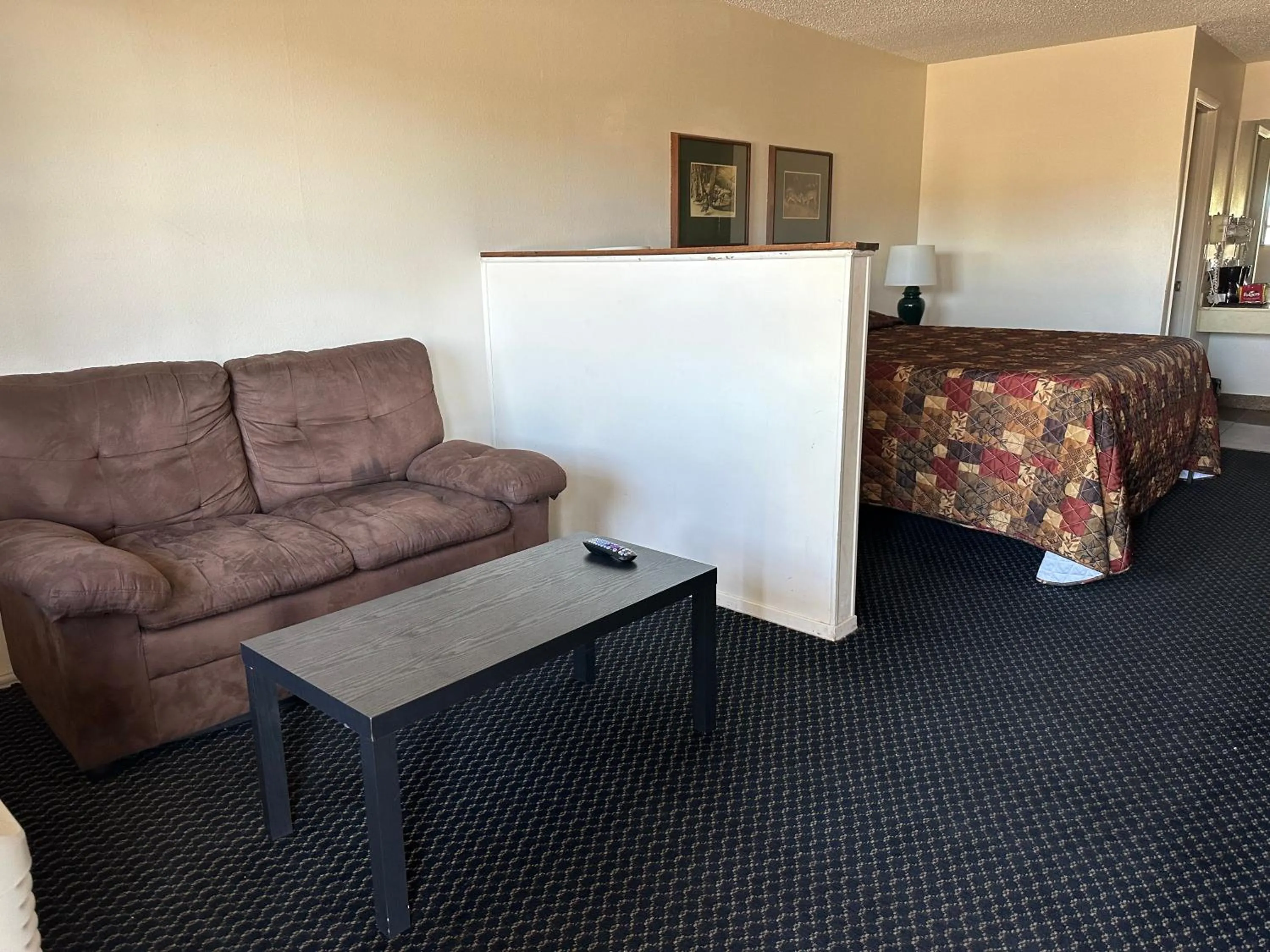 Windcrest Inn and Suites