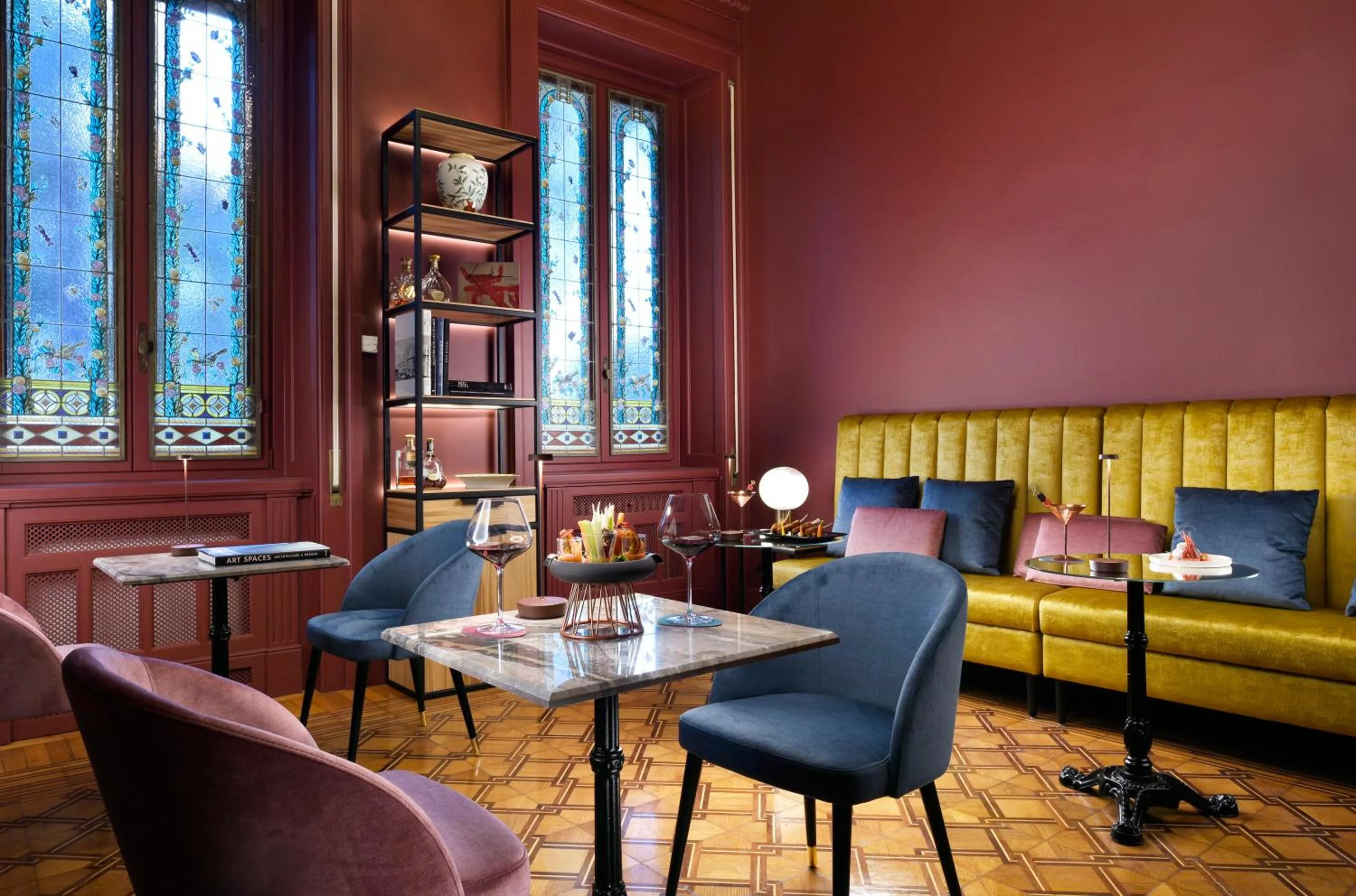 Lounge or bar in Villa Cortine Palace Relais Chateaux