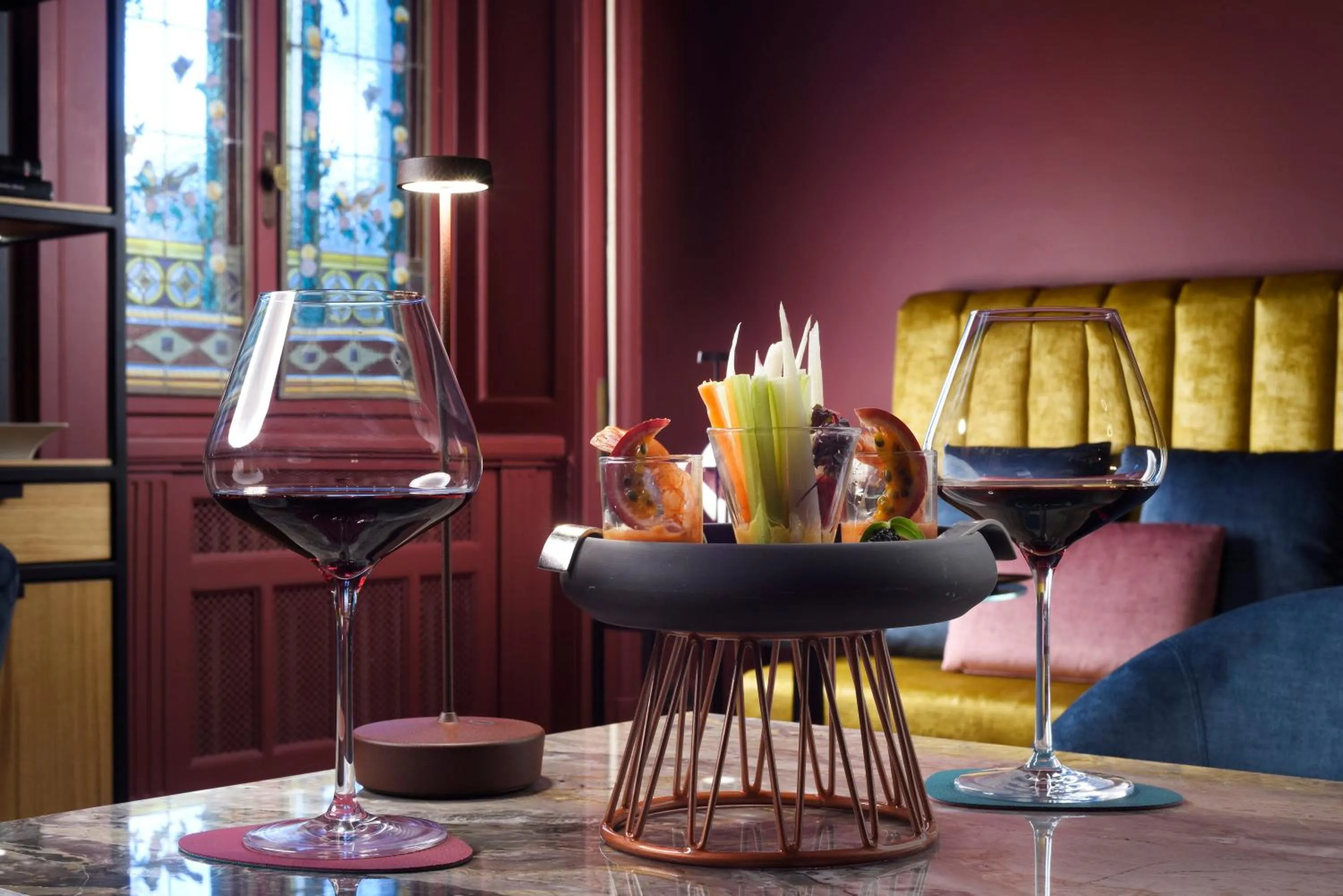 Lounge or bar in Villa Cortine Palace Relais Chateaux