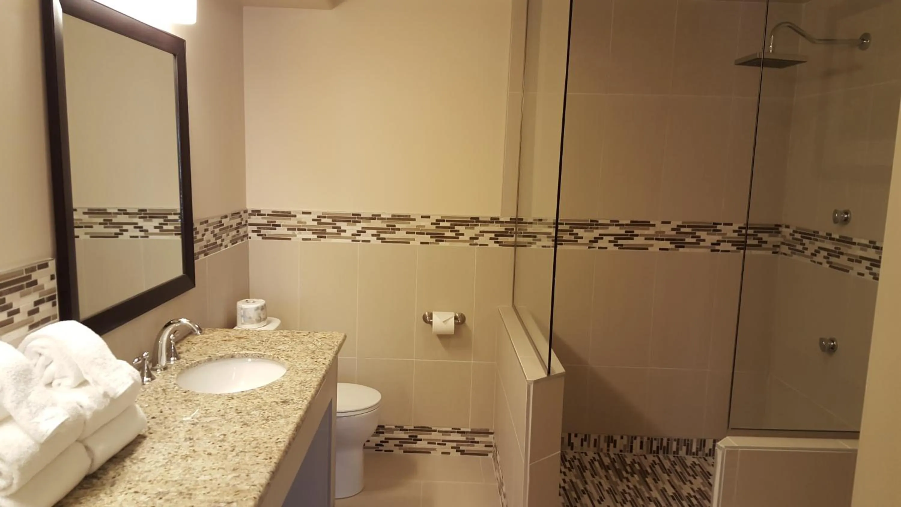 Bathroom in Kindersley Inn