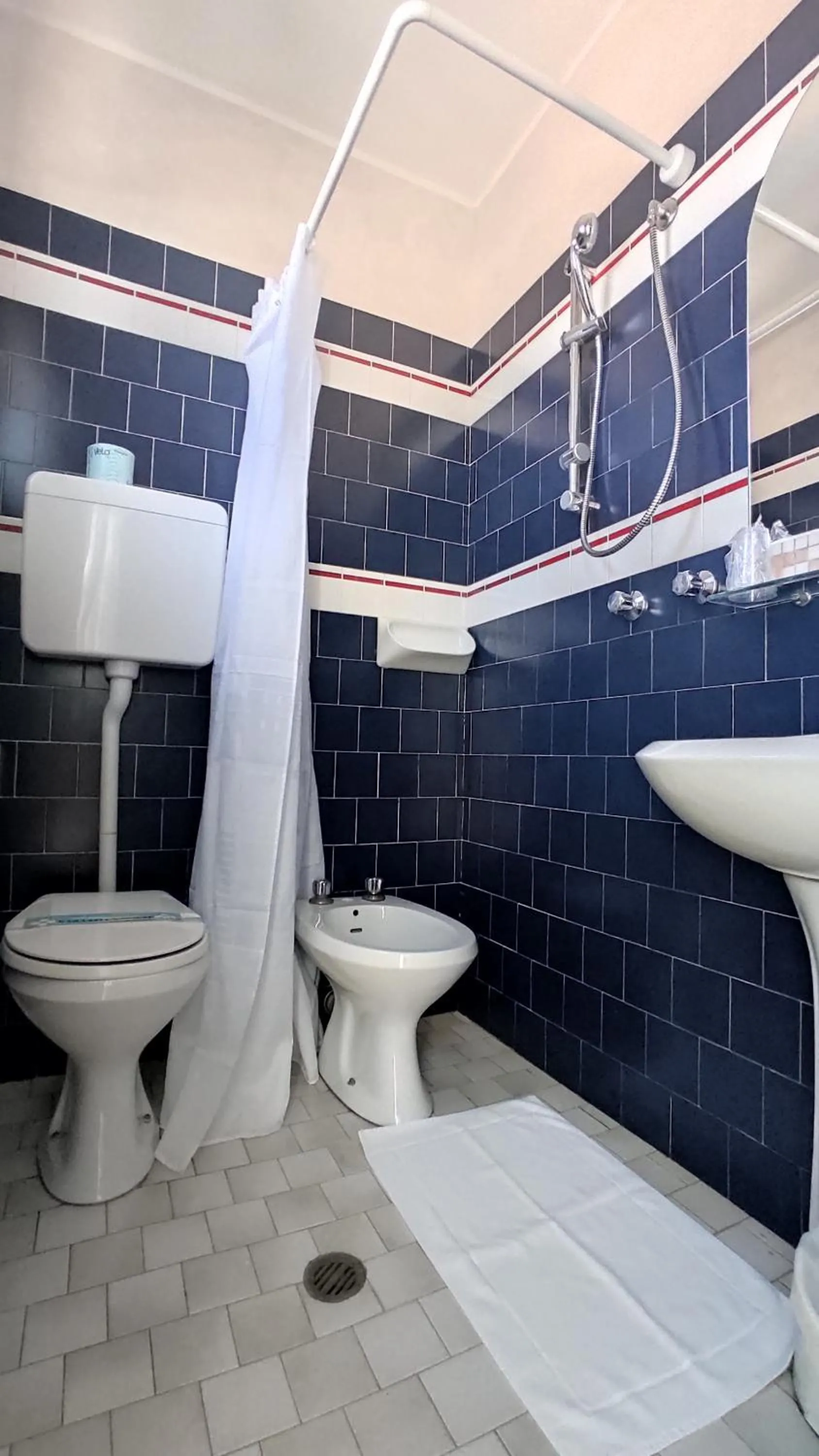 children in Hotel De Amicis