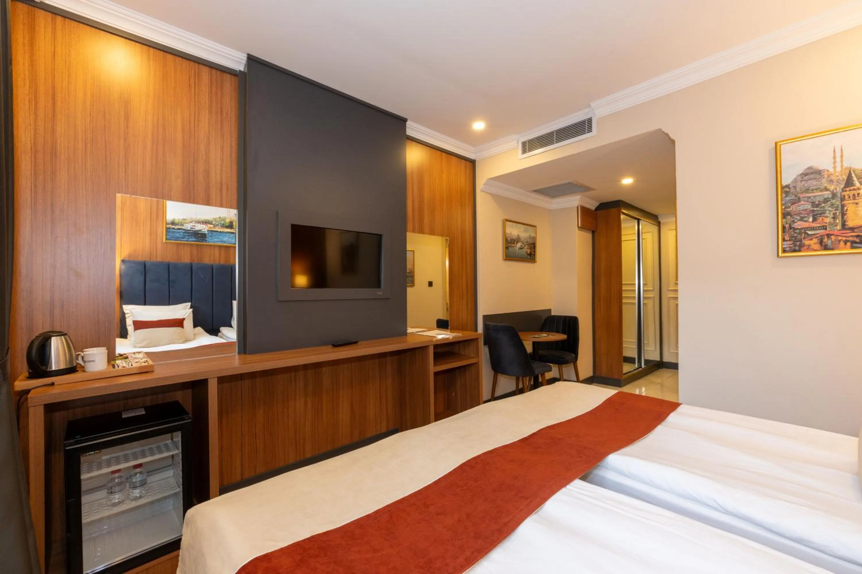 Photo of the whole room, Bed in Harmony Hotel Istanbul & SPA