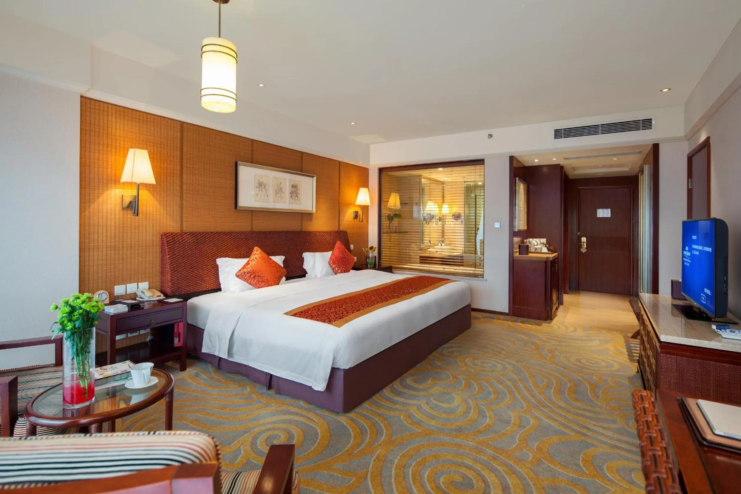 Photo of the whole room, Bed in Howard Johnson Conference Resort Chengdu