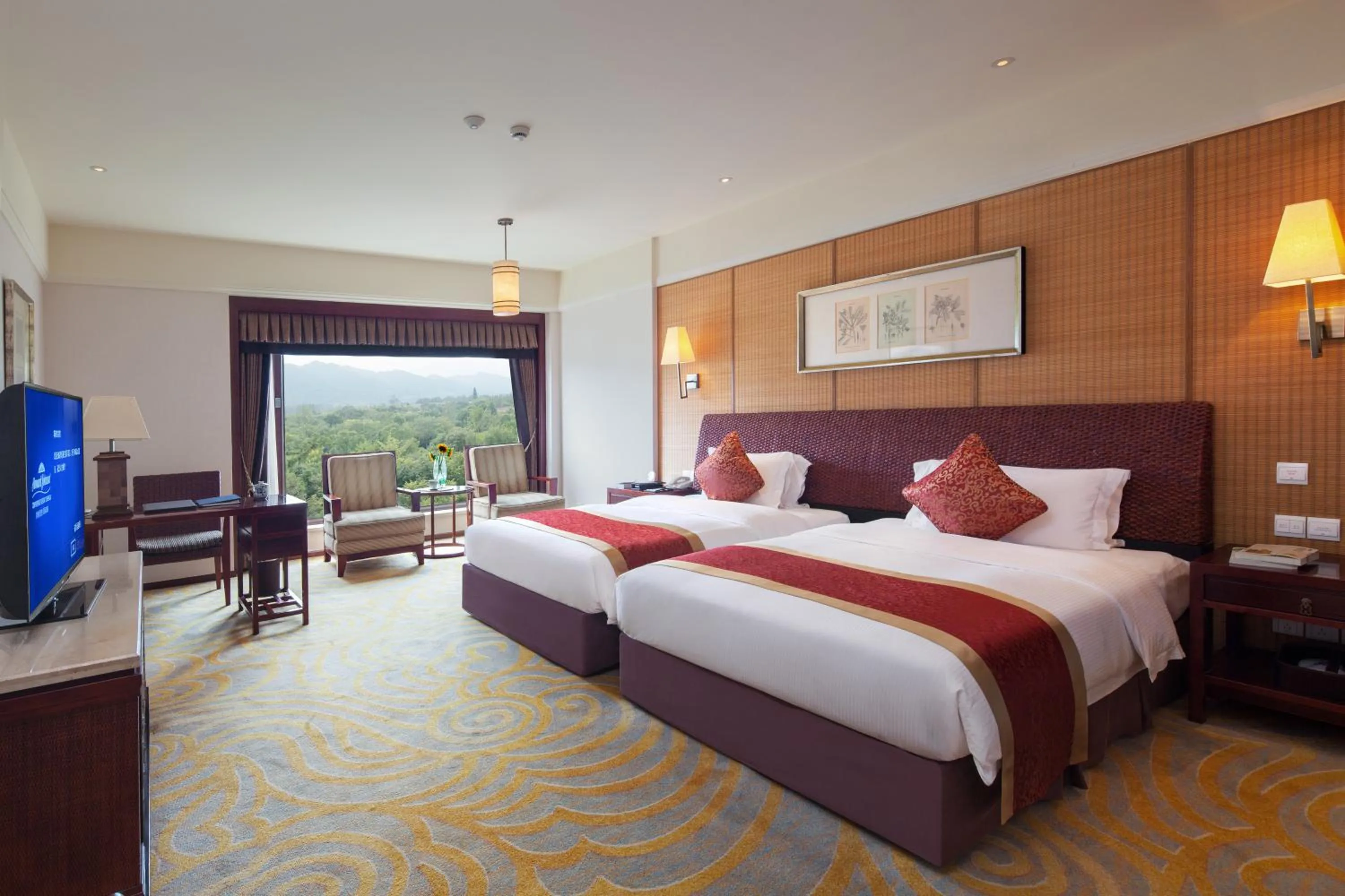 Photo of the whole room, Bed in Howard Johnson Conference Resort Chengdu