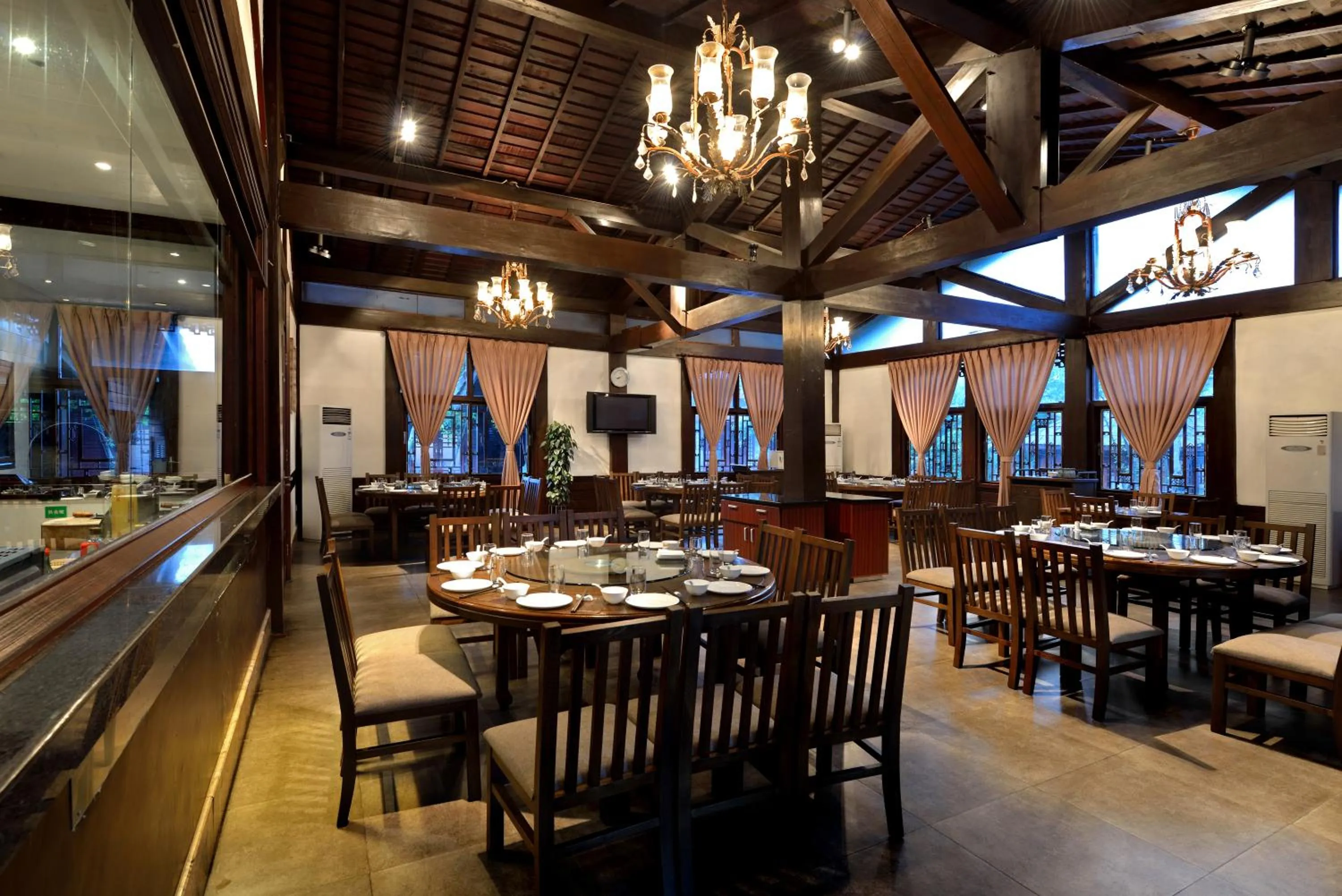 Restaurant/places to eat in Howard Johnson Conference Resort Chengdu