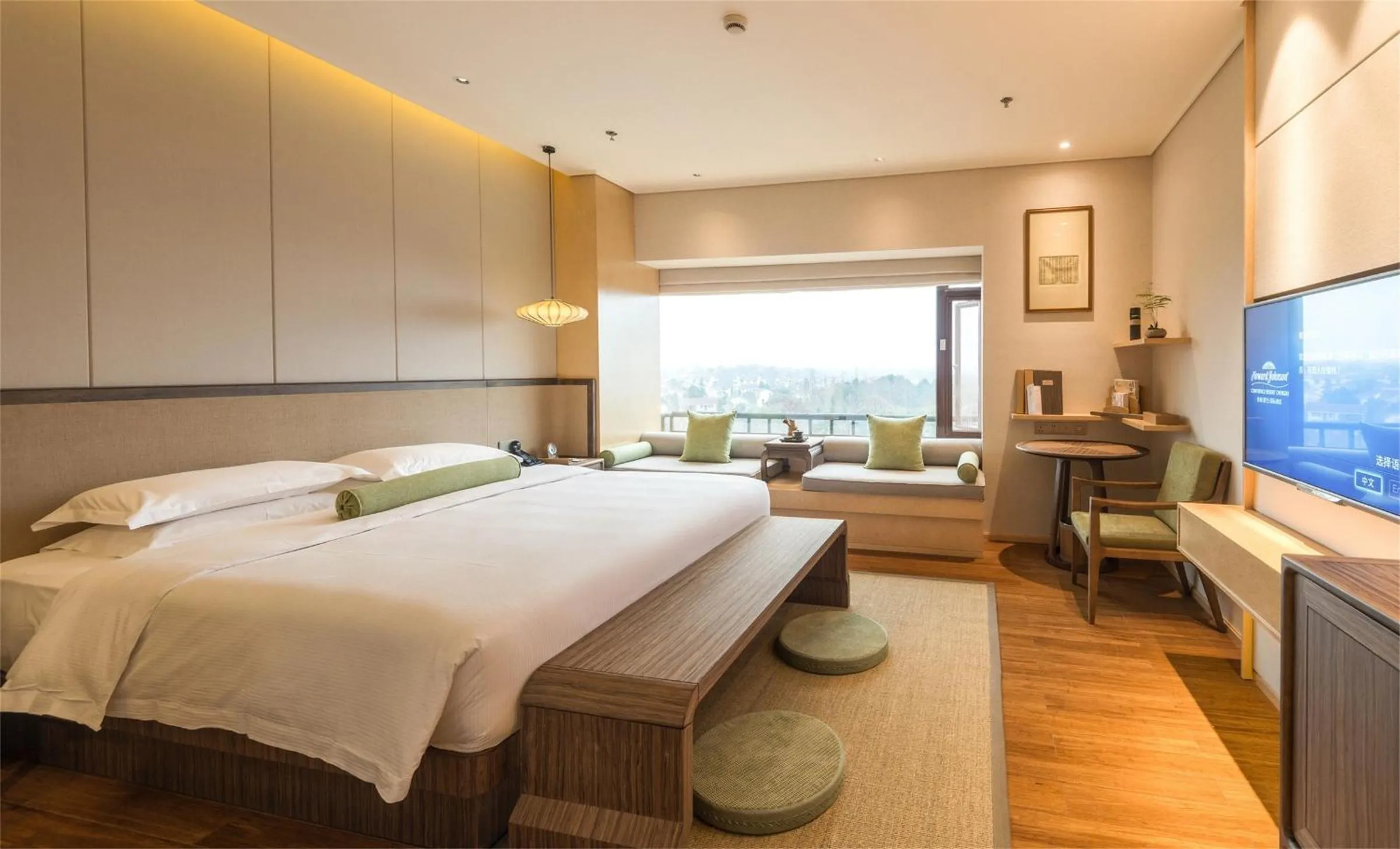 Photo of the whole room, Bed in Howard Johnson Conference Resort Chengdu