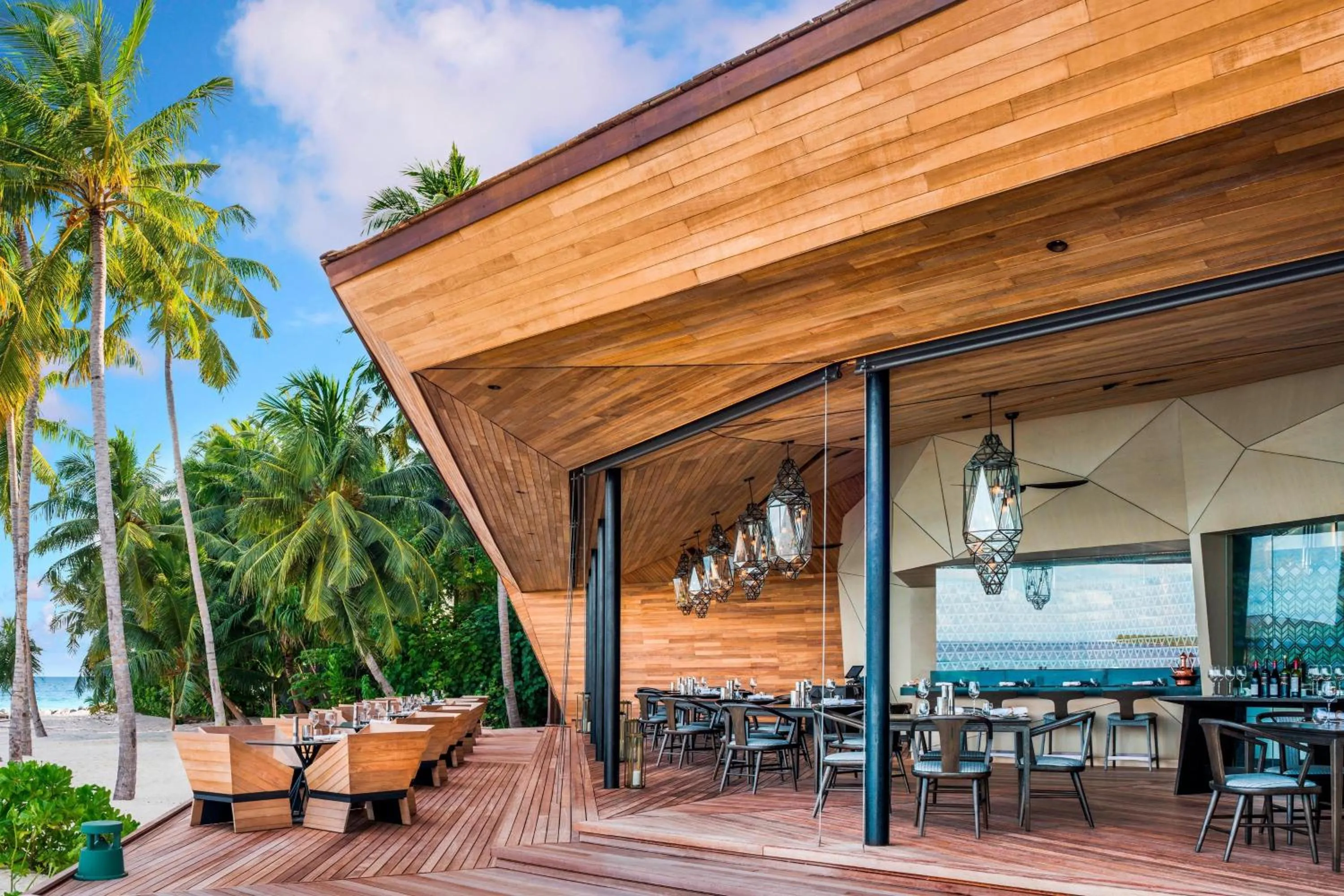 Restaurant/places to eat in The St. Regis Maldives Vommuli Resort