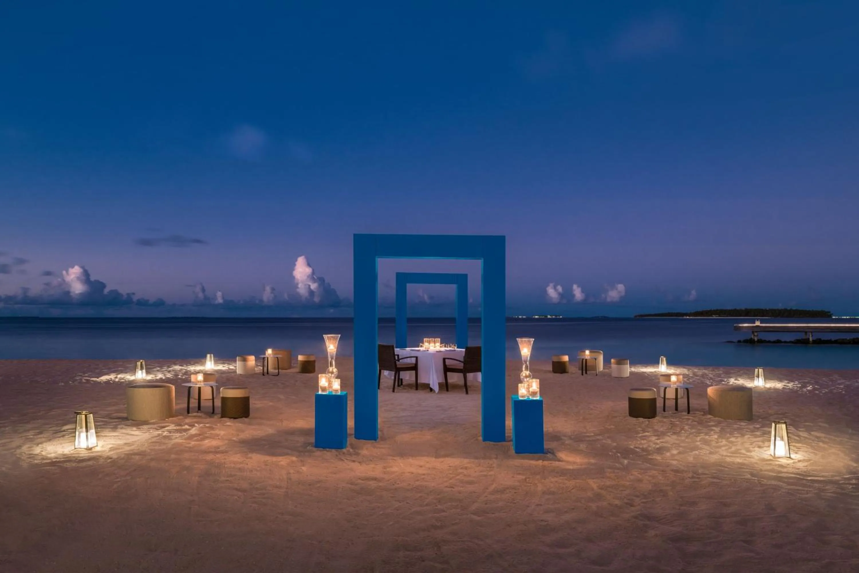 Restaurant/places to eat in The St. Regis Maldives Vommuli Resort
