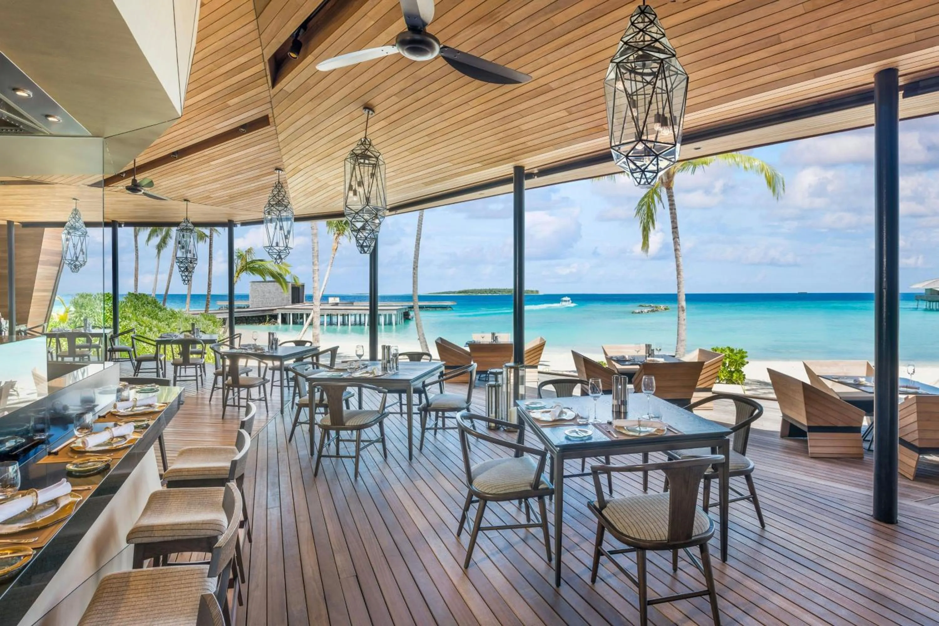 Restaurant/places to eat in The St. Regis Maldives Vommuli Resort