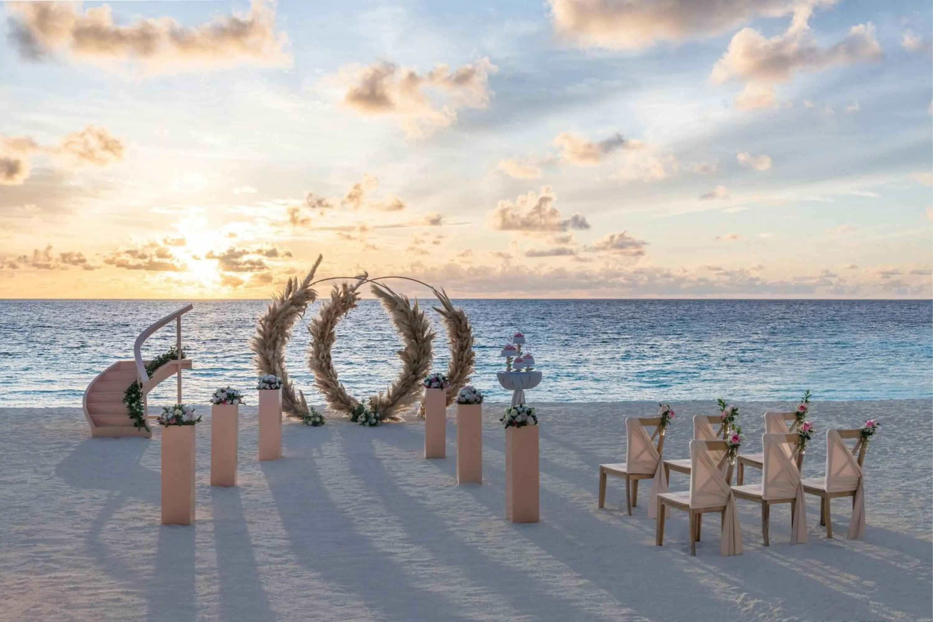 Beach in The St. Regis Maldives Vommuli Resort