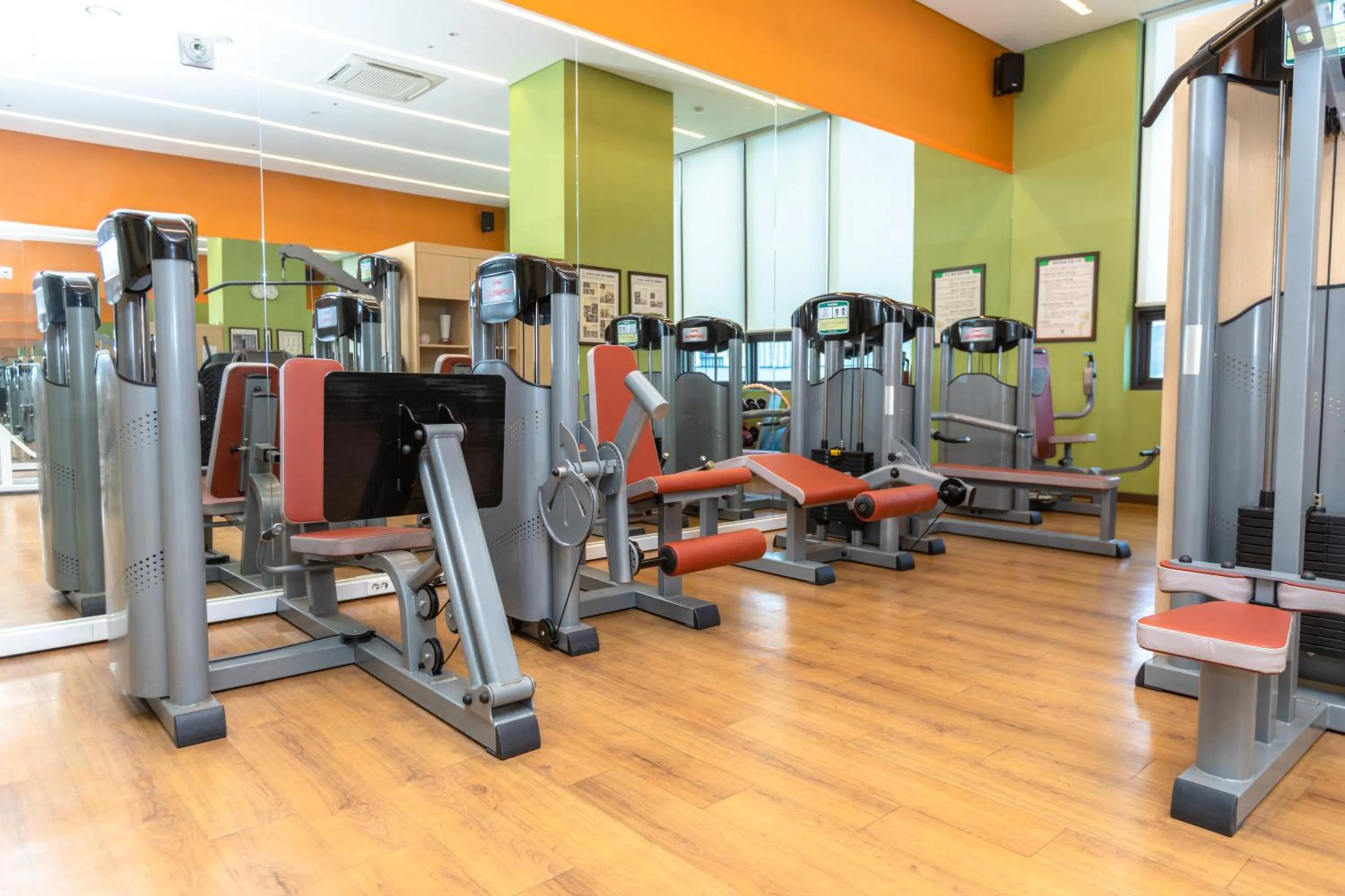 Fitness centre/facilities in Gwangyang Lacky Hotel