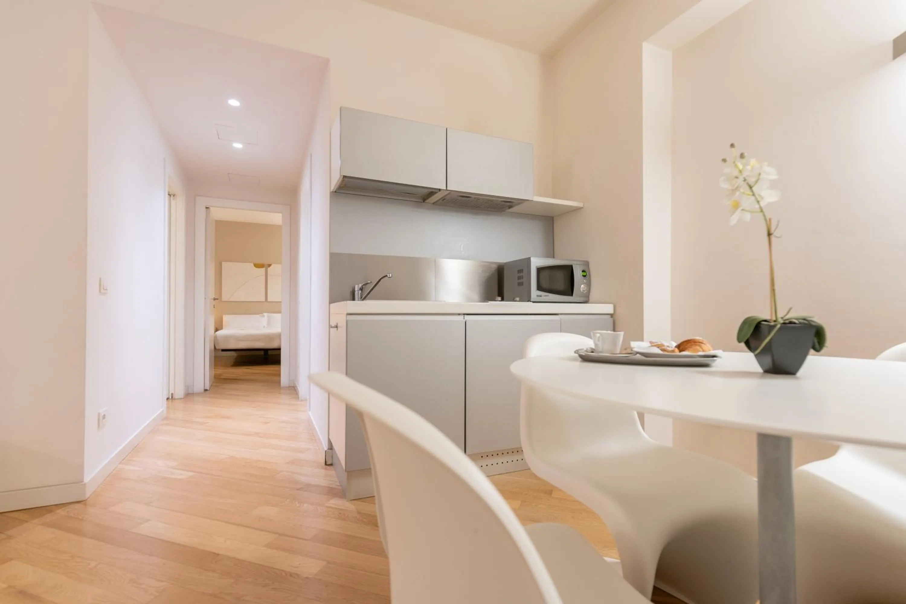 Kitchen or kitchenette in Home 15 Residence Hotel