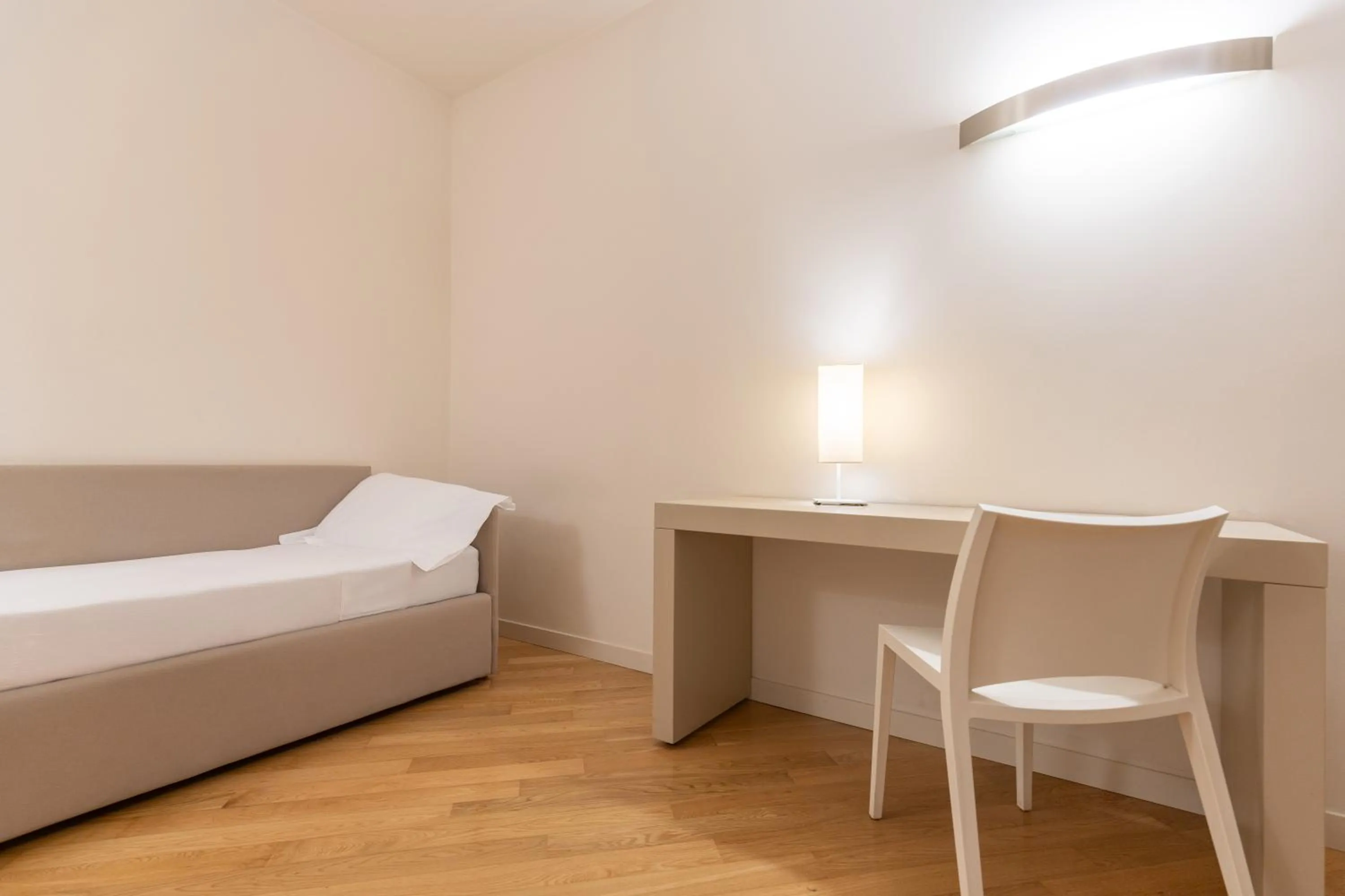 Bedroom, Bed in Home 15 Residence Hotel