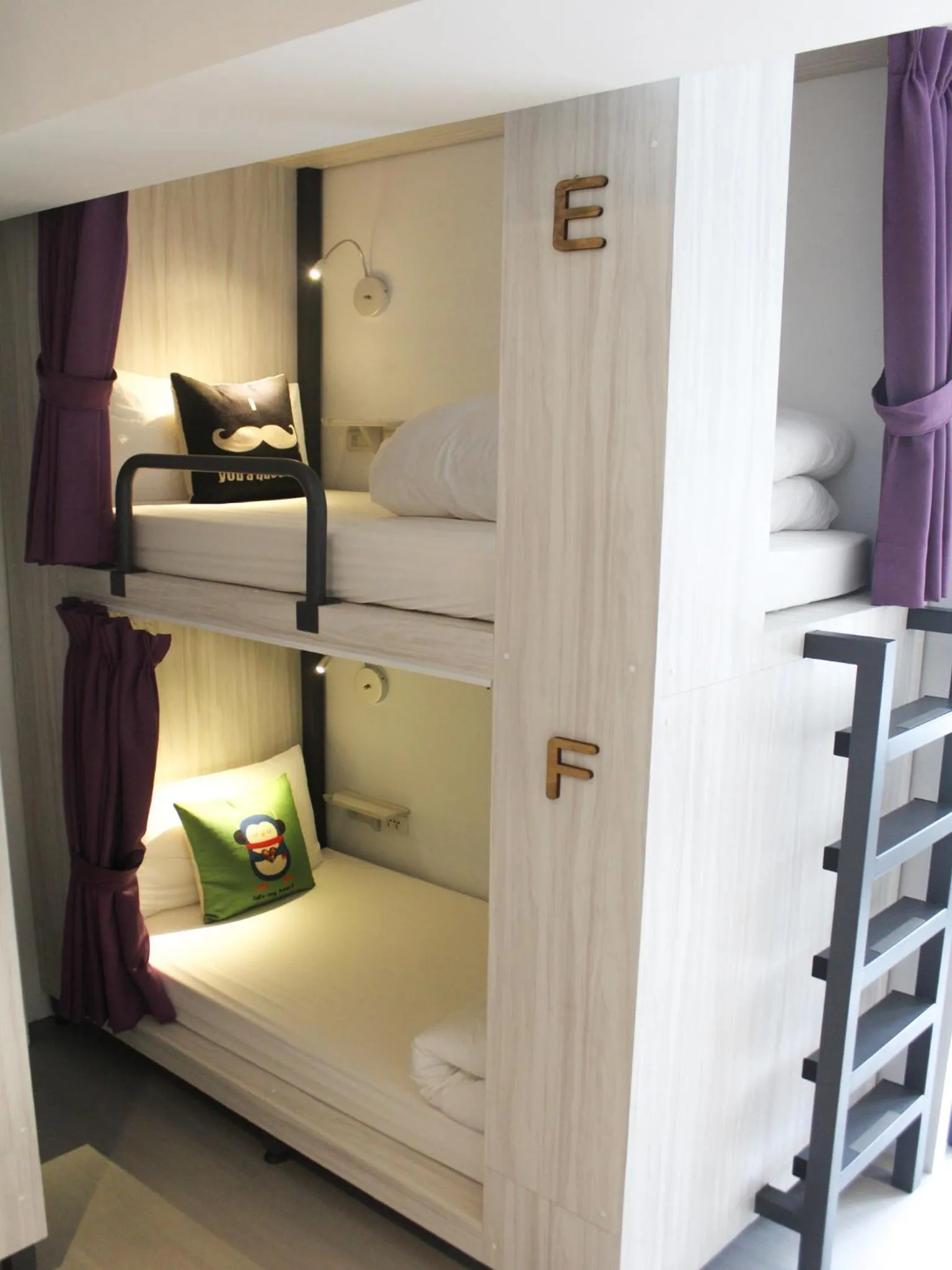 bunk bed, Bed in 4Plus Hostel