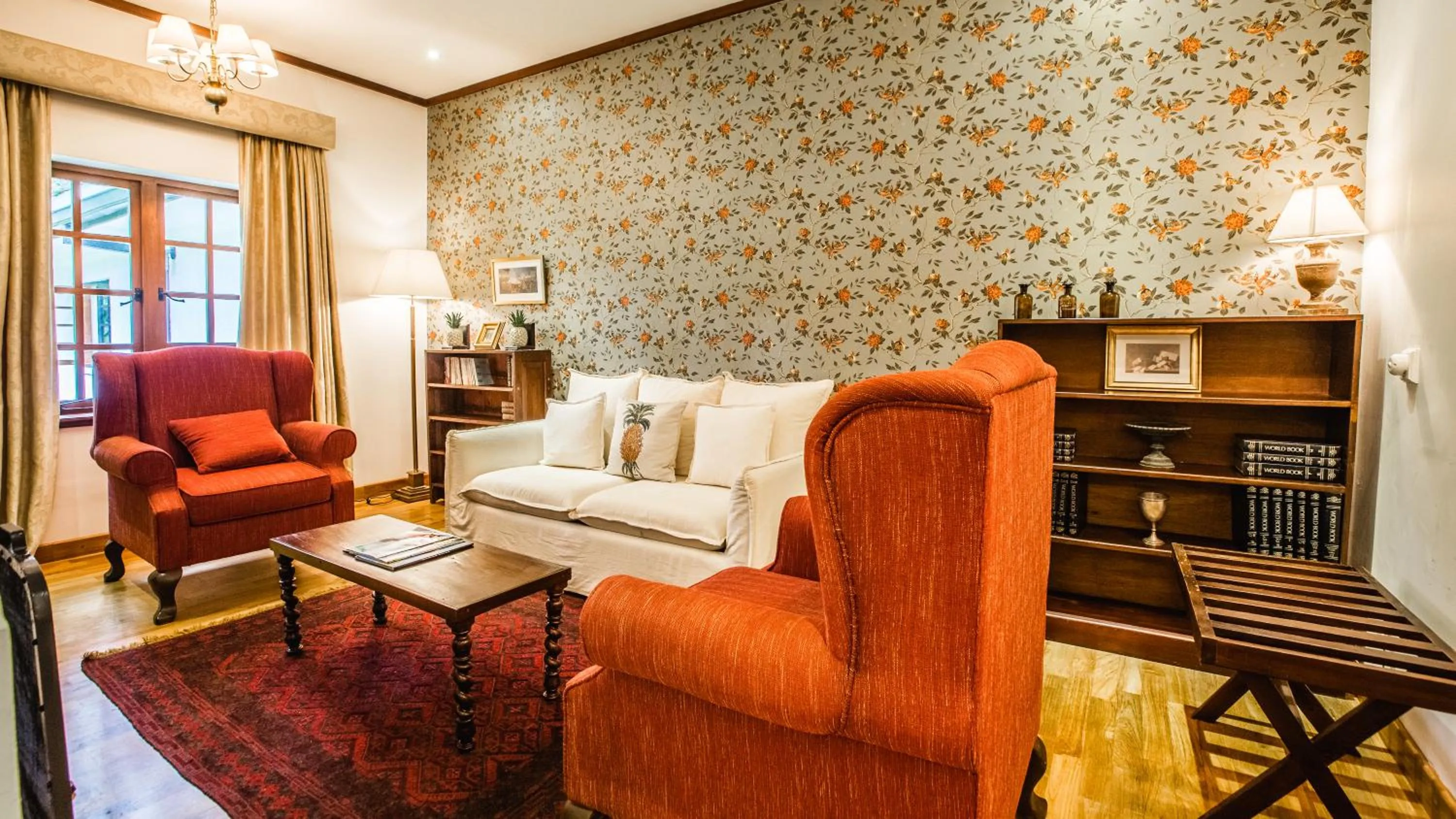 Seating area in Thotalagala