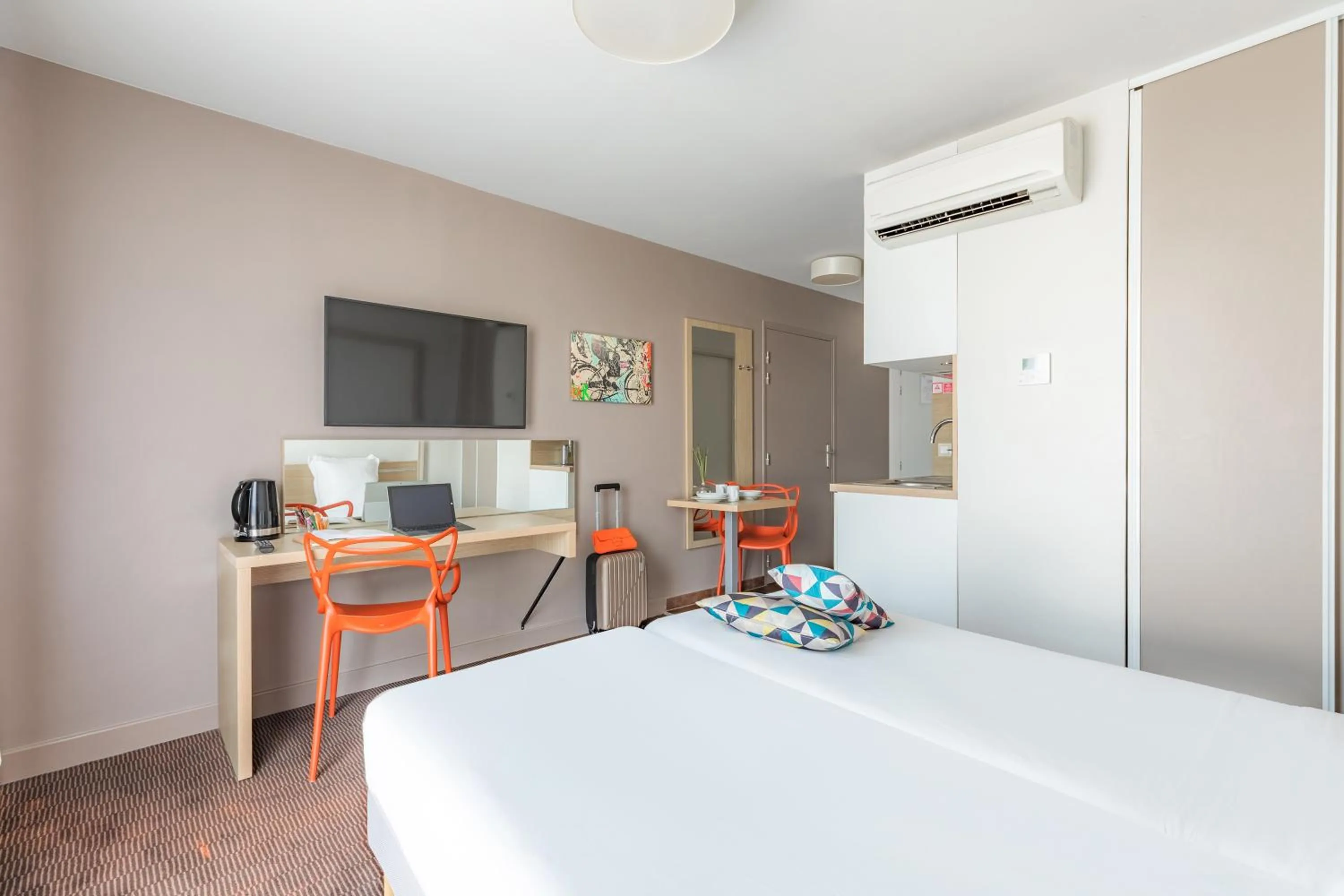 Bed in Appart'City Confort Bordeaux Chartrons