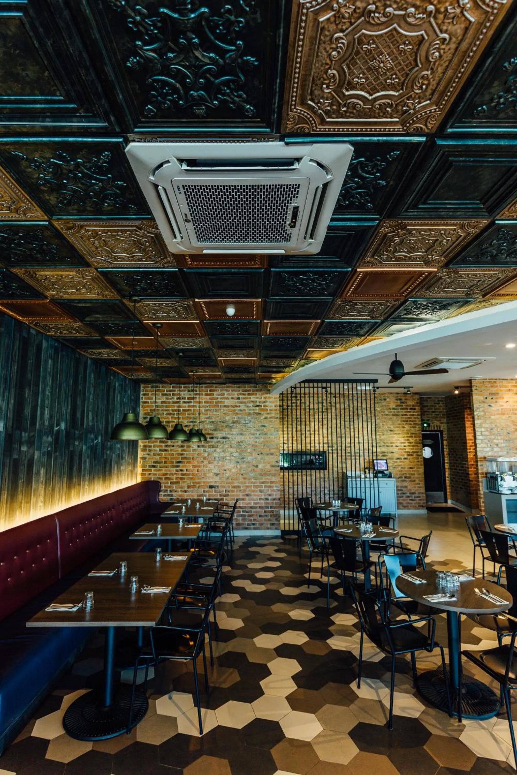 Restaurant/places to eat in Athome Boutique Hotel