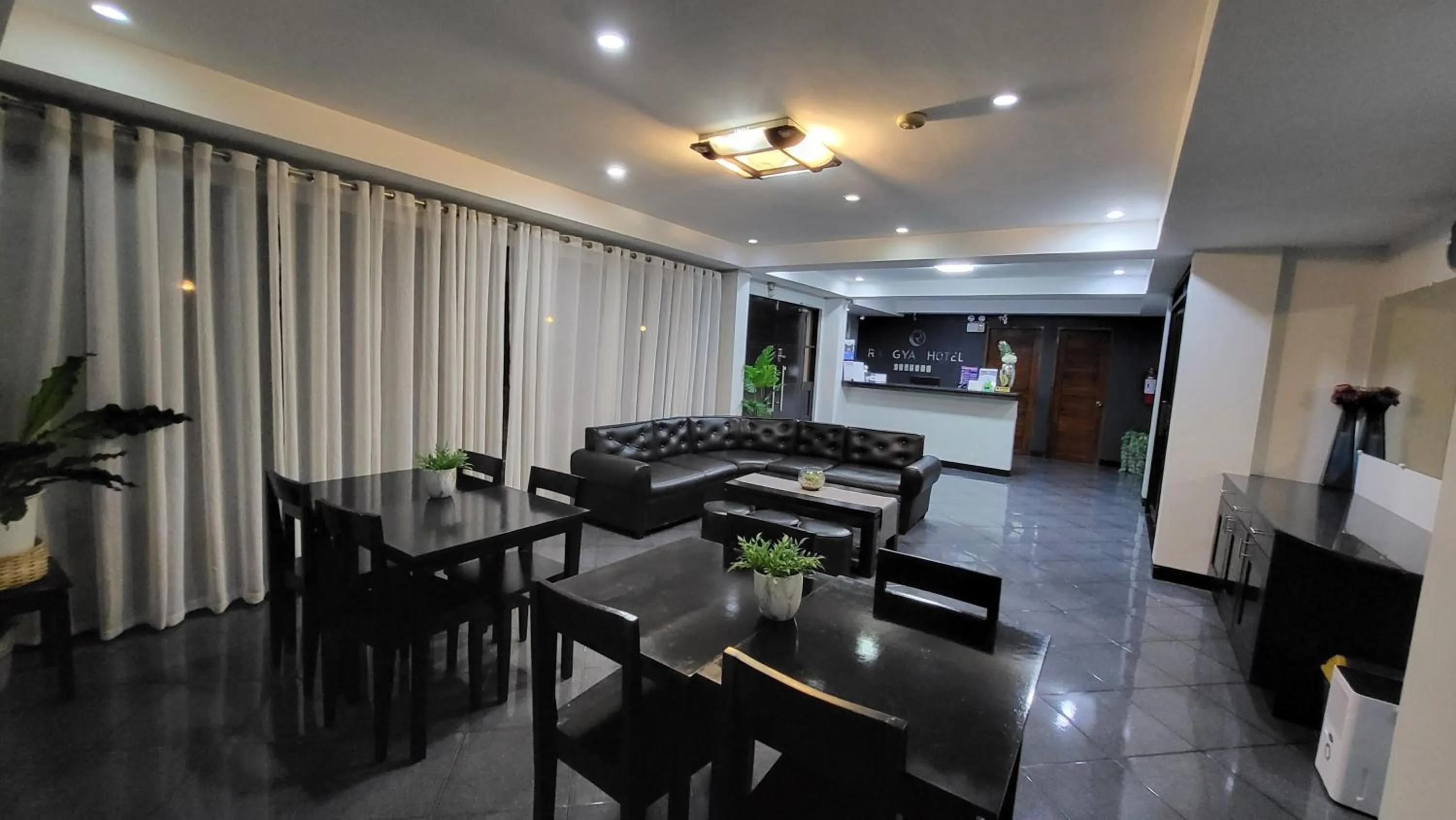 Lobby or reception in Rangya Hotel