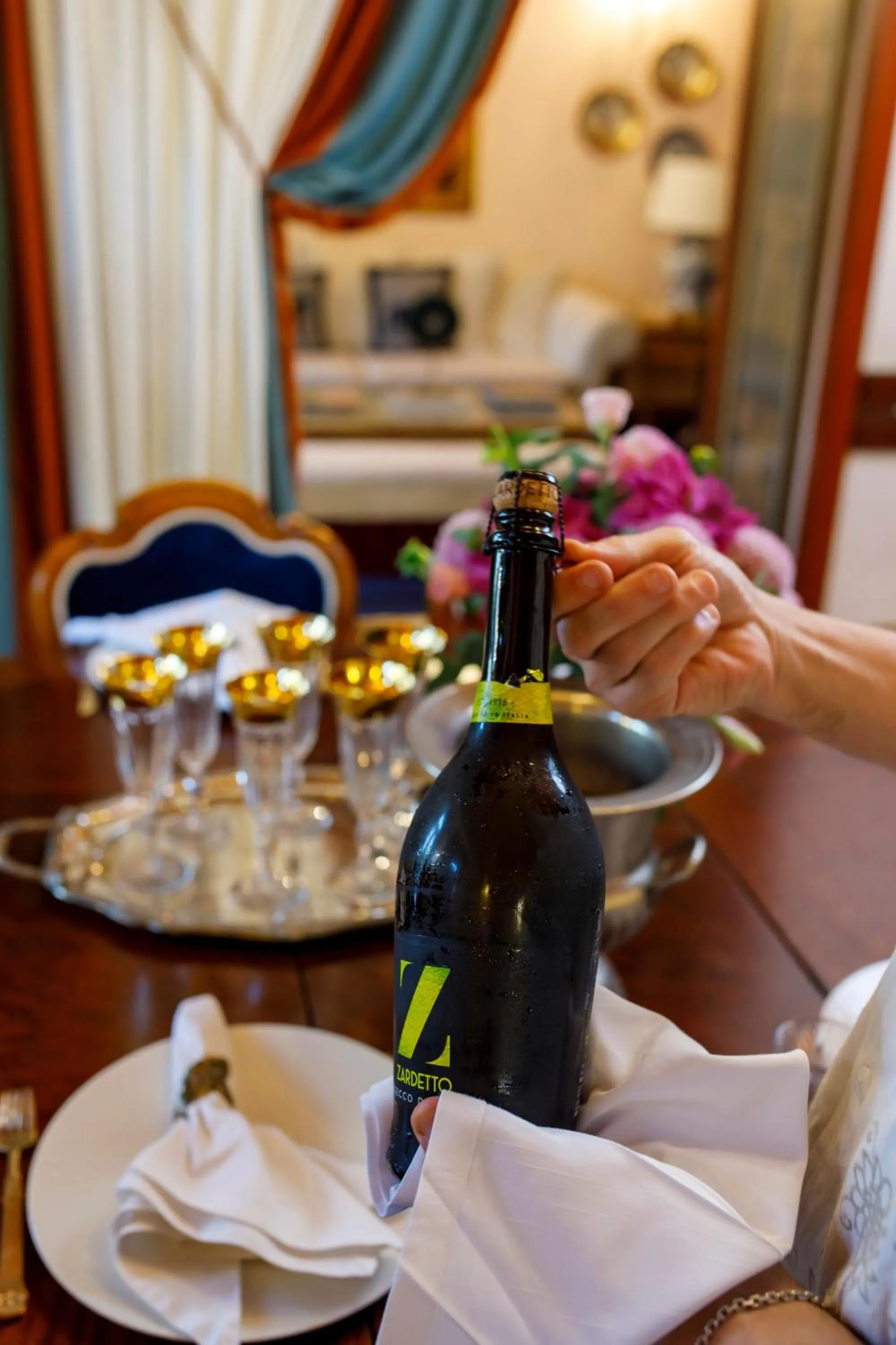 Restaurant/places to eat in Hotel Bosnali