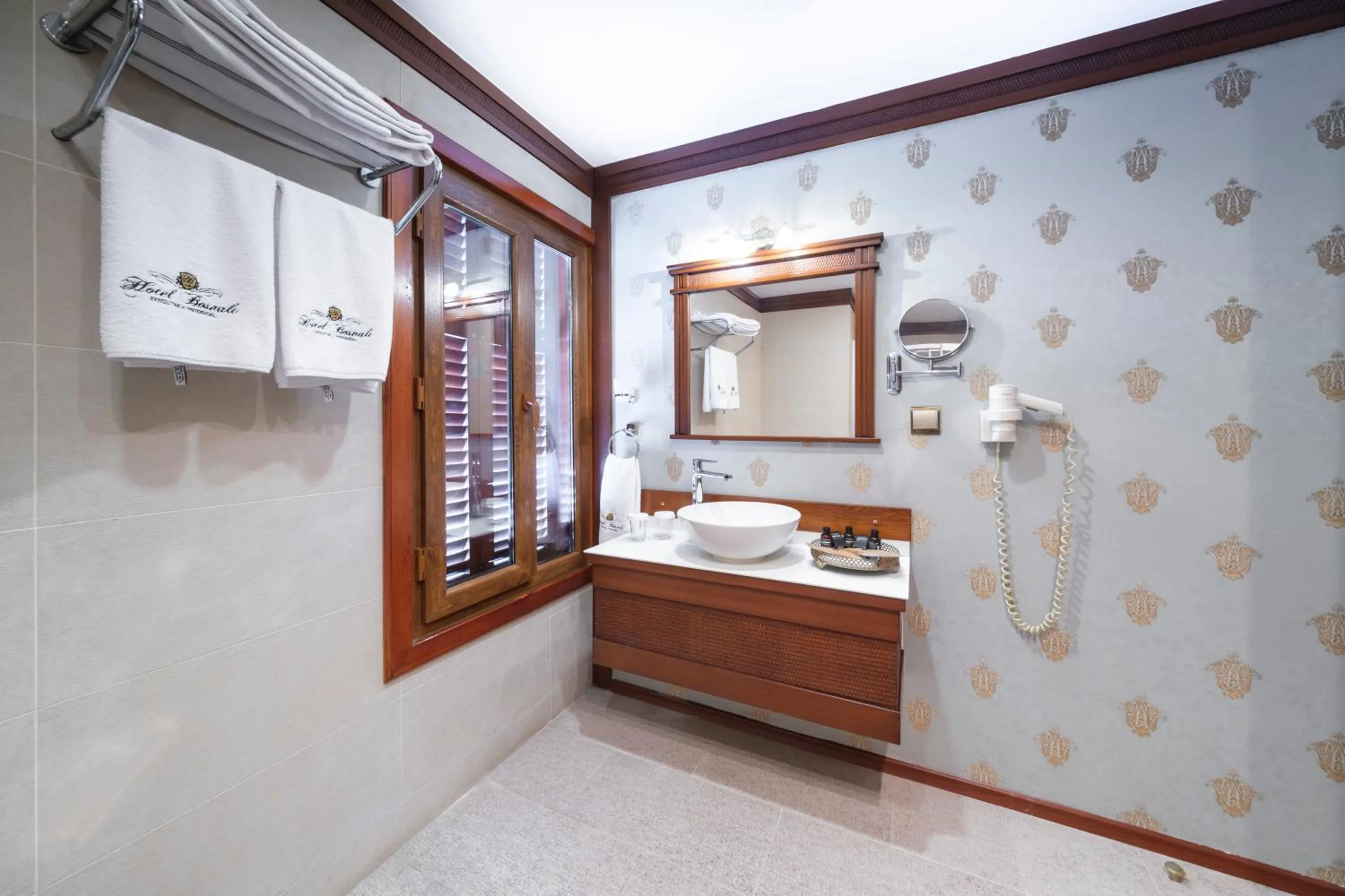 Shower in Hotel Bosnali