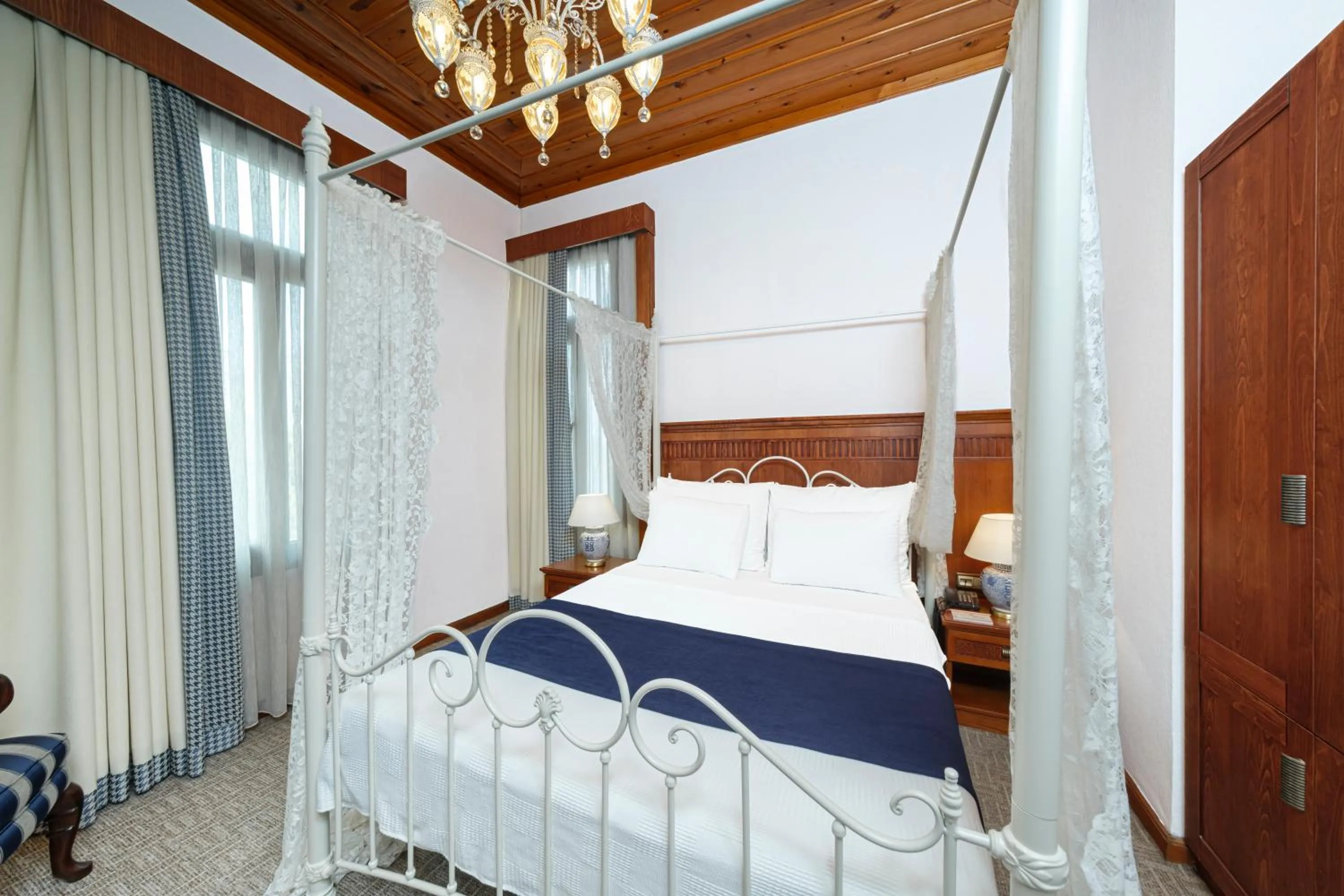Suite with River View - single occupancy in Hotel Bosnali