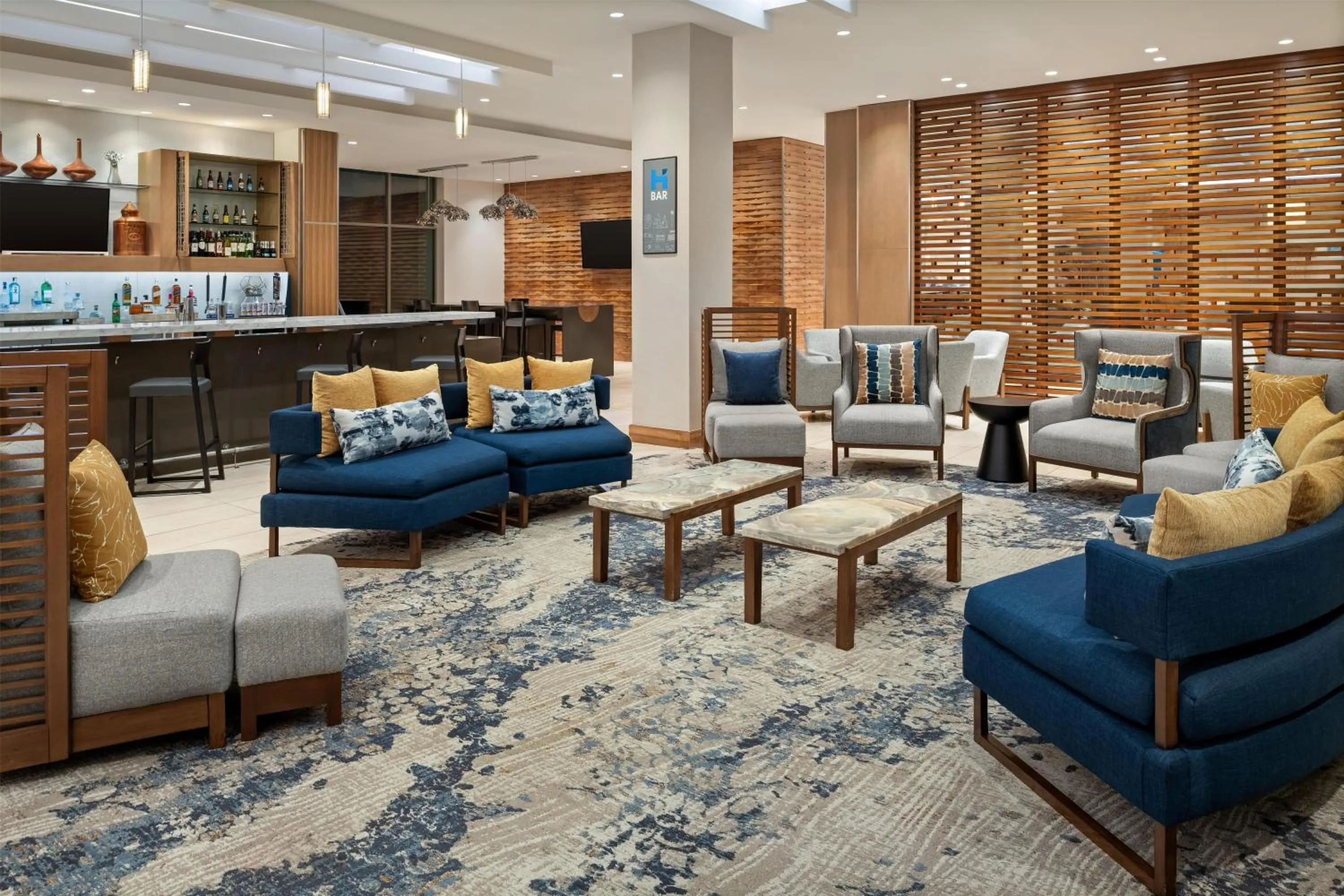 Lounge or bar in Hyatt House at Anaheim Resort/Convention Center