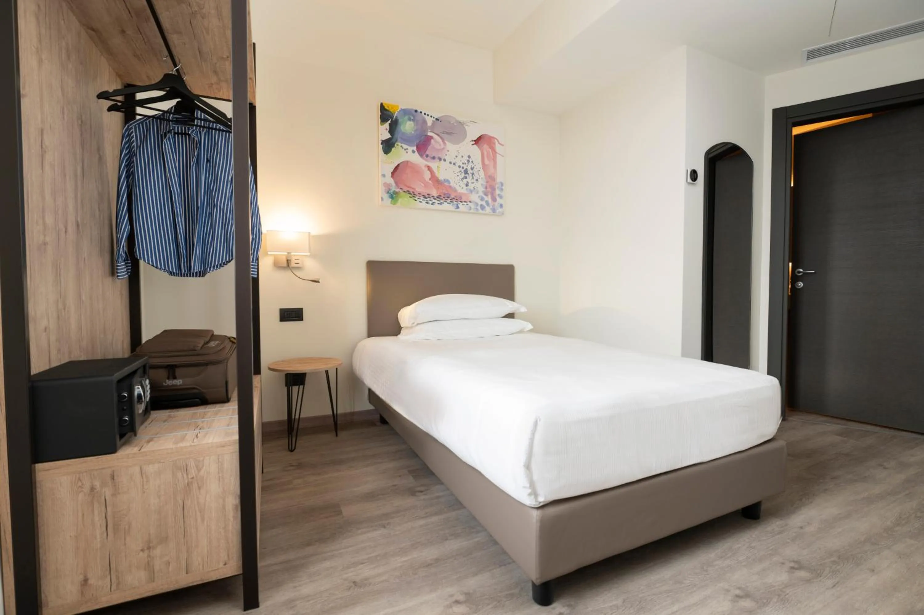 Bedroom, Bed in Hotel Plaza