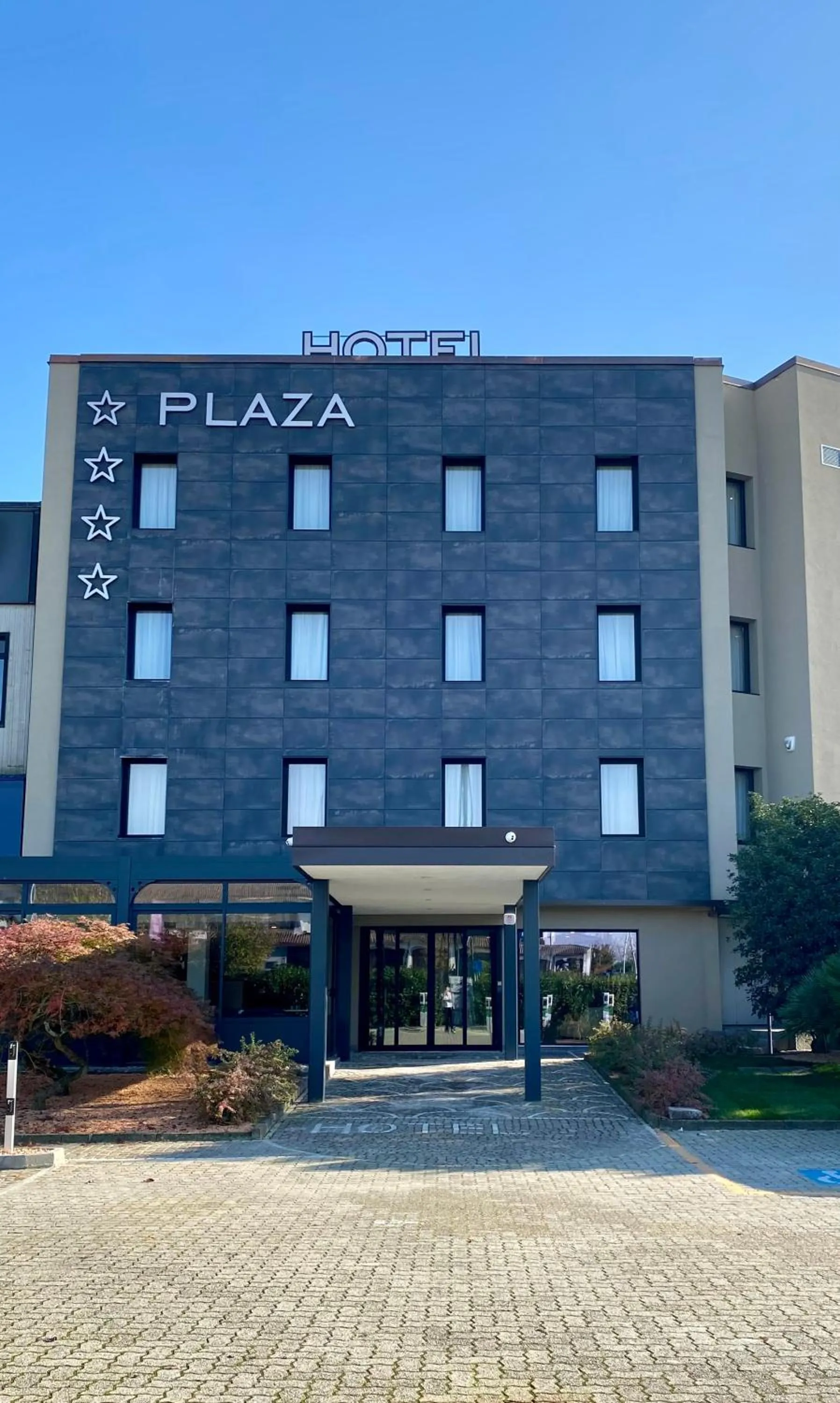 Property building in Hotel Plaza