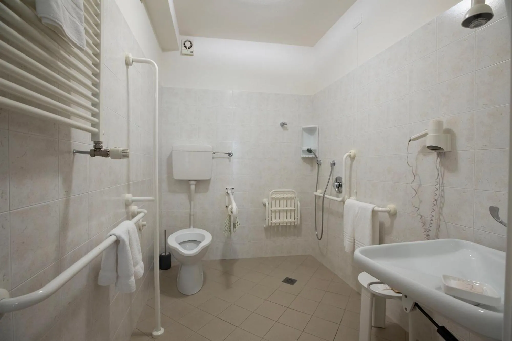 Shower in Hotel dell'Angelo