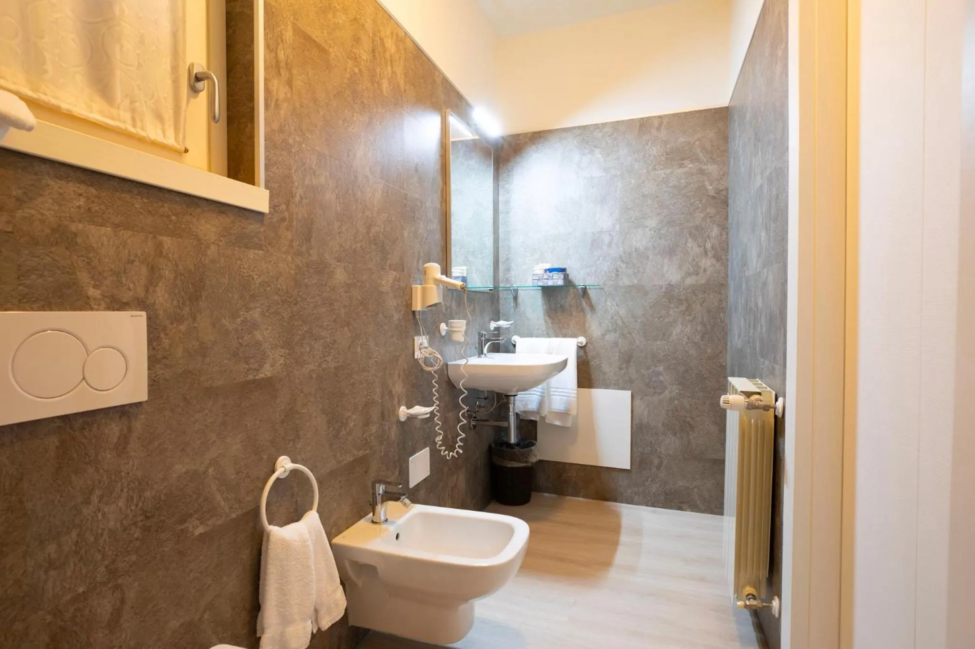 Shower in Hotel dell'Angelo